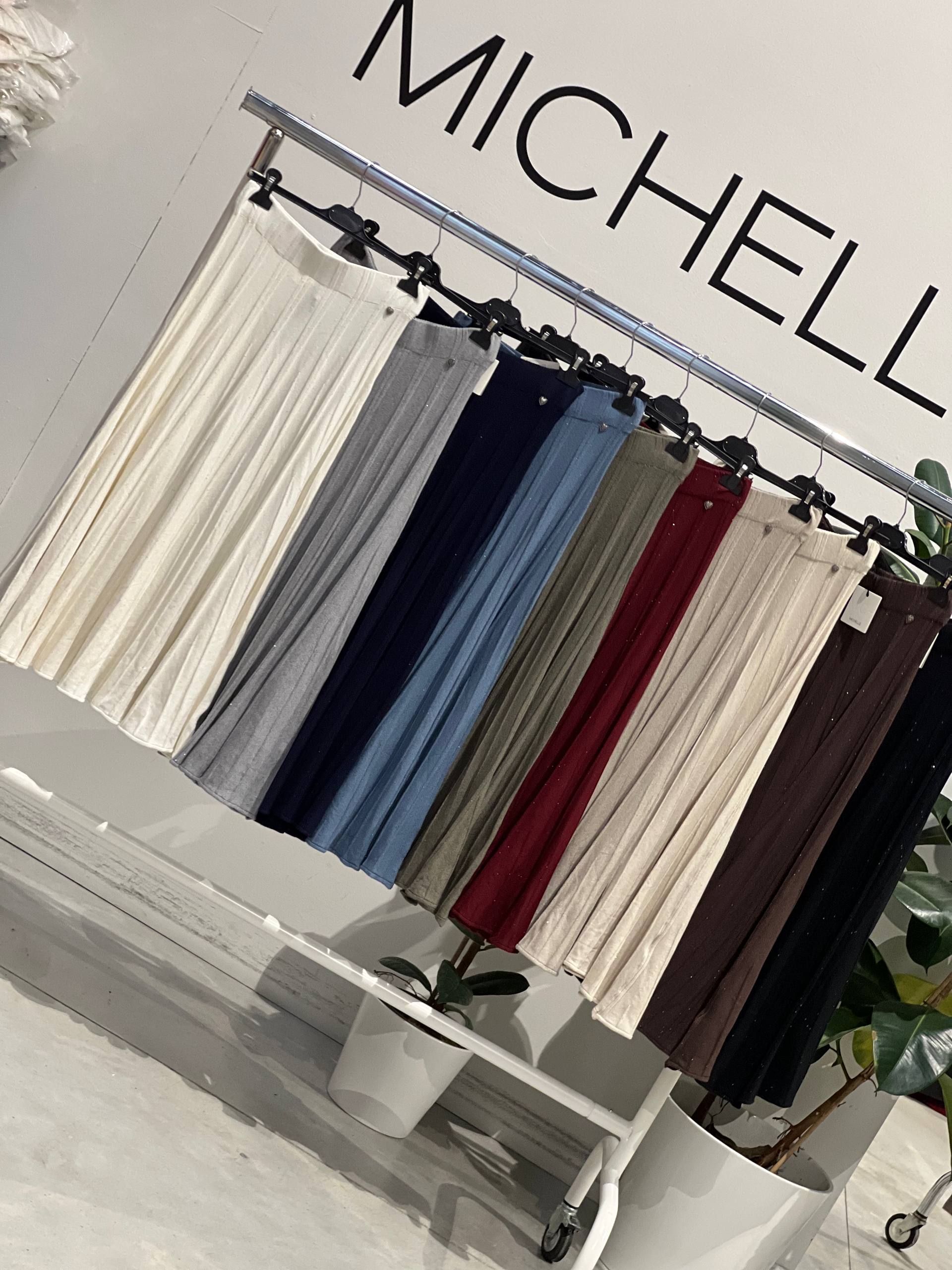 Amelie Follies (Michelle)