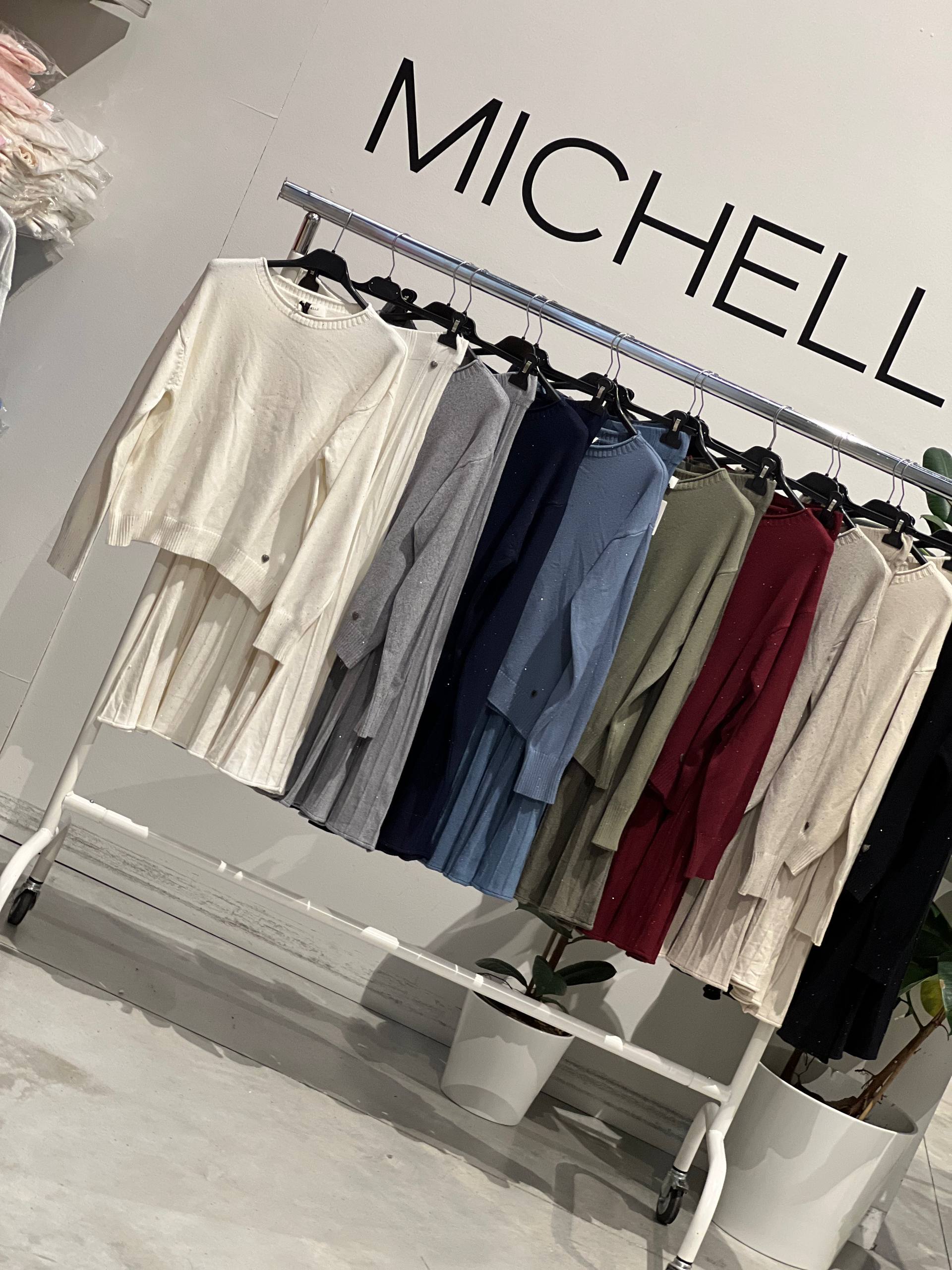 Amelie Follies (Michelle)