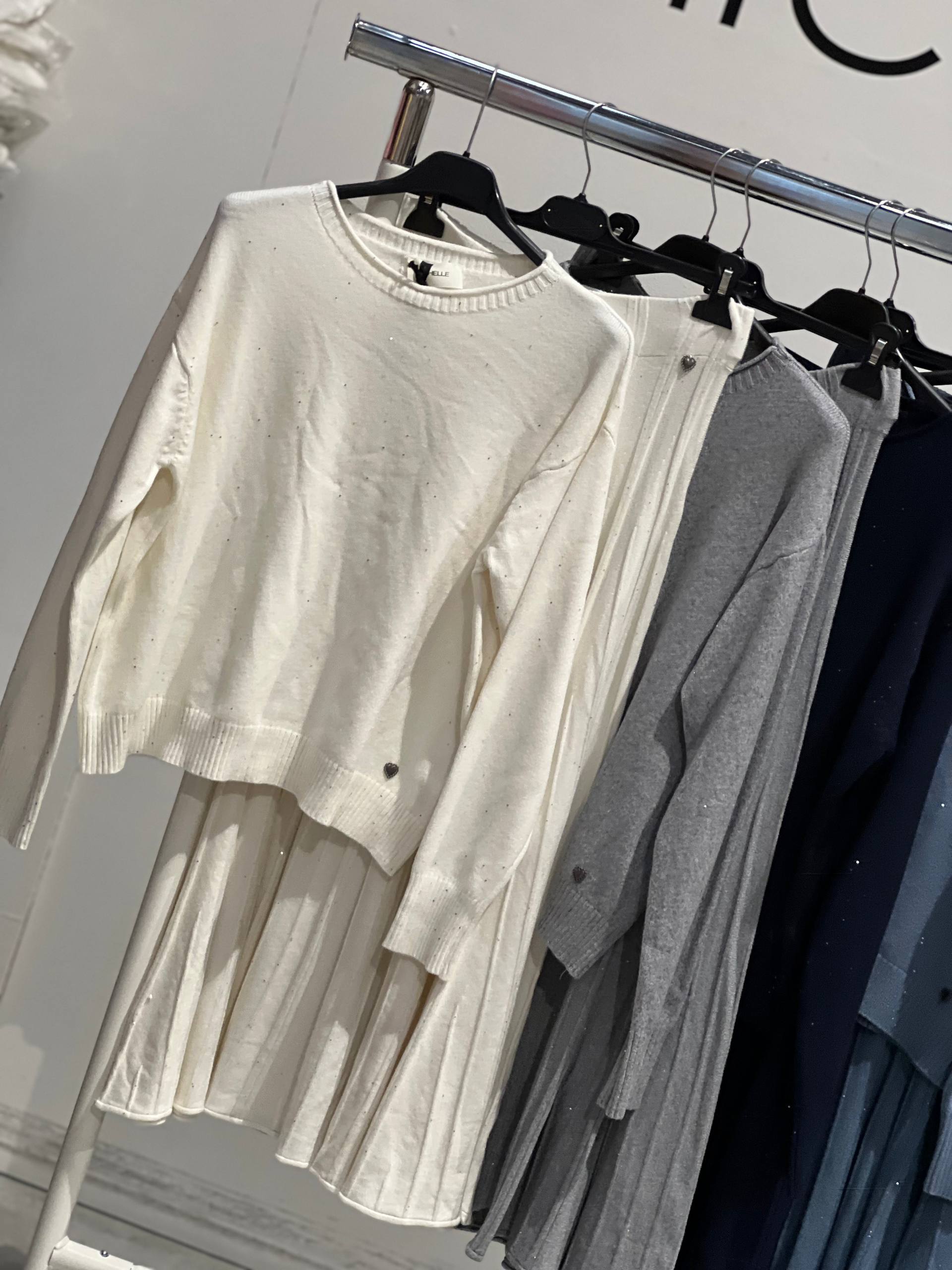 Amelie Follies (Michelle)