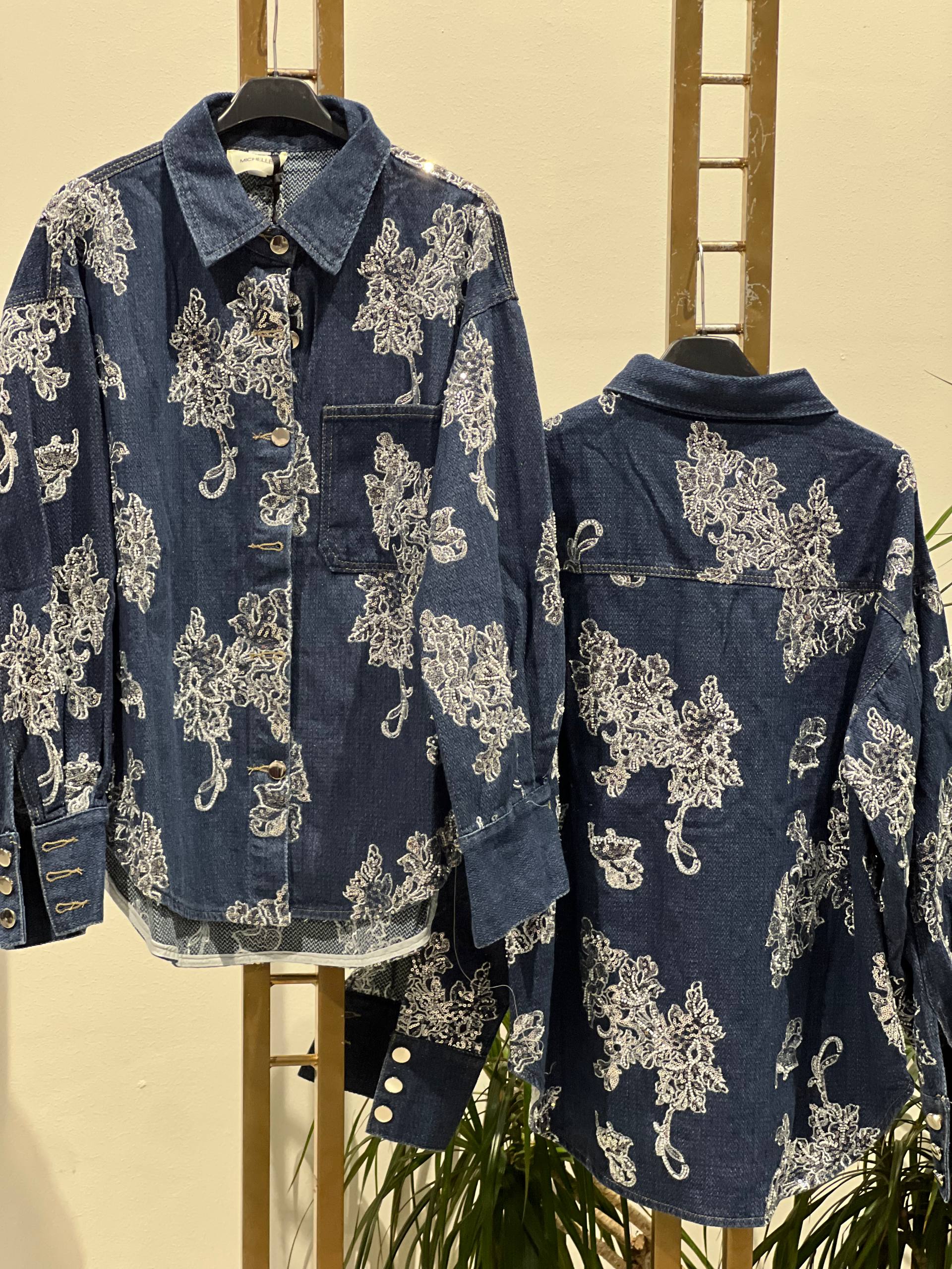 Amelie Follies (Michelle)