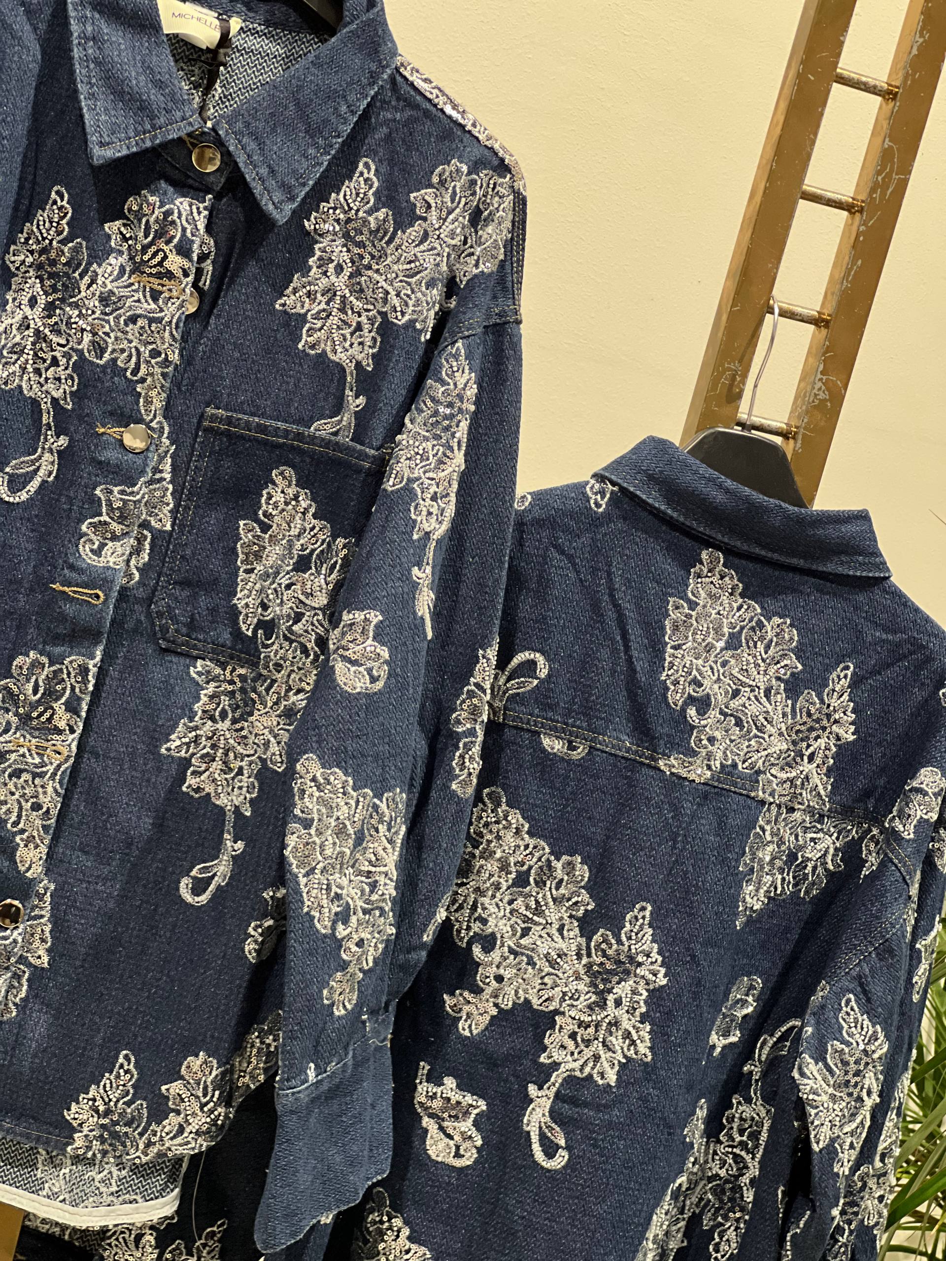 Amelie Follies (Michelle)