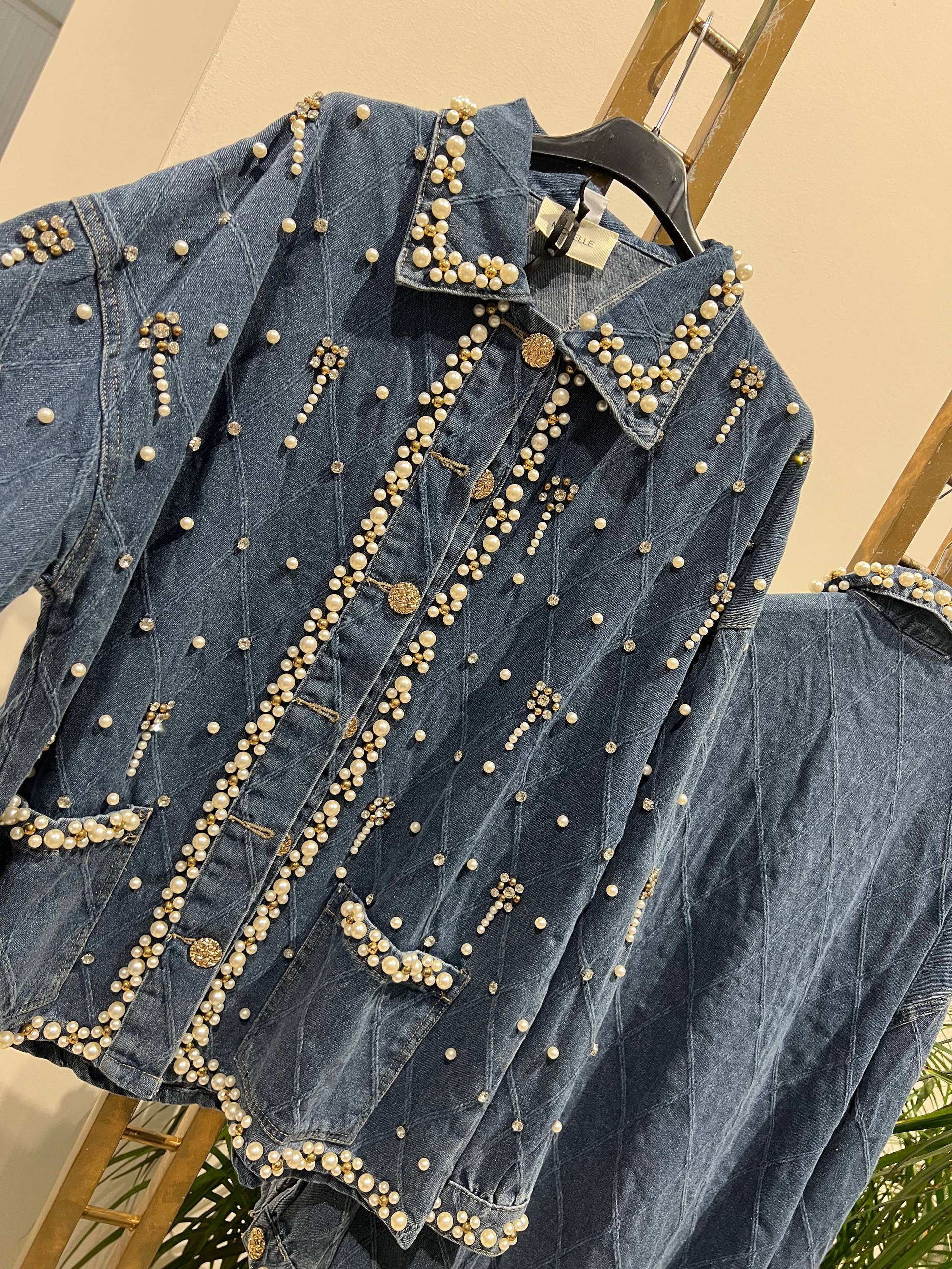 Amelie Follies (Michelle)