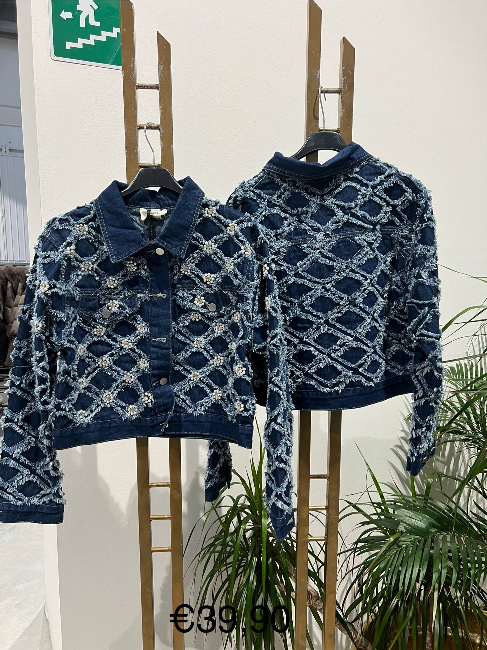 Amelie Follies (Michelle)