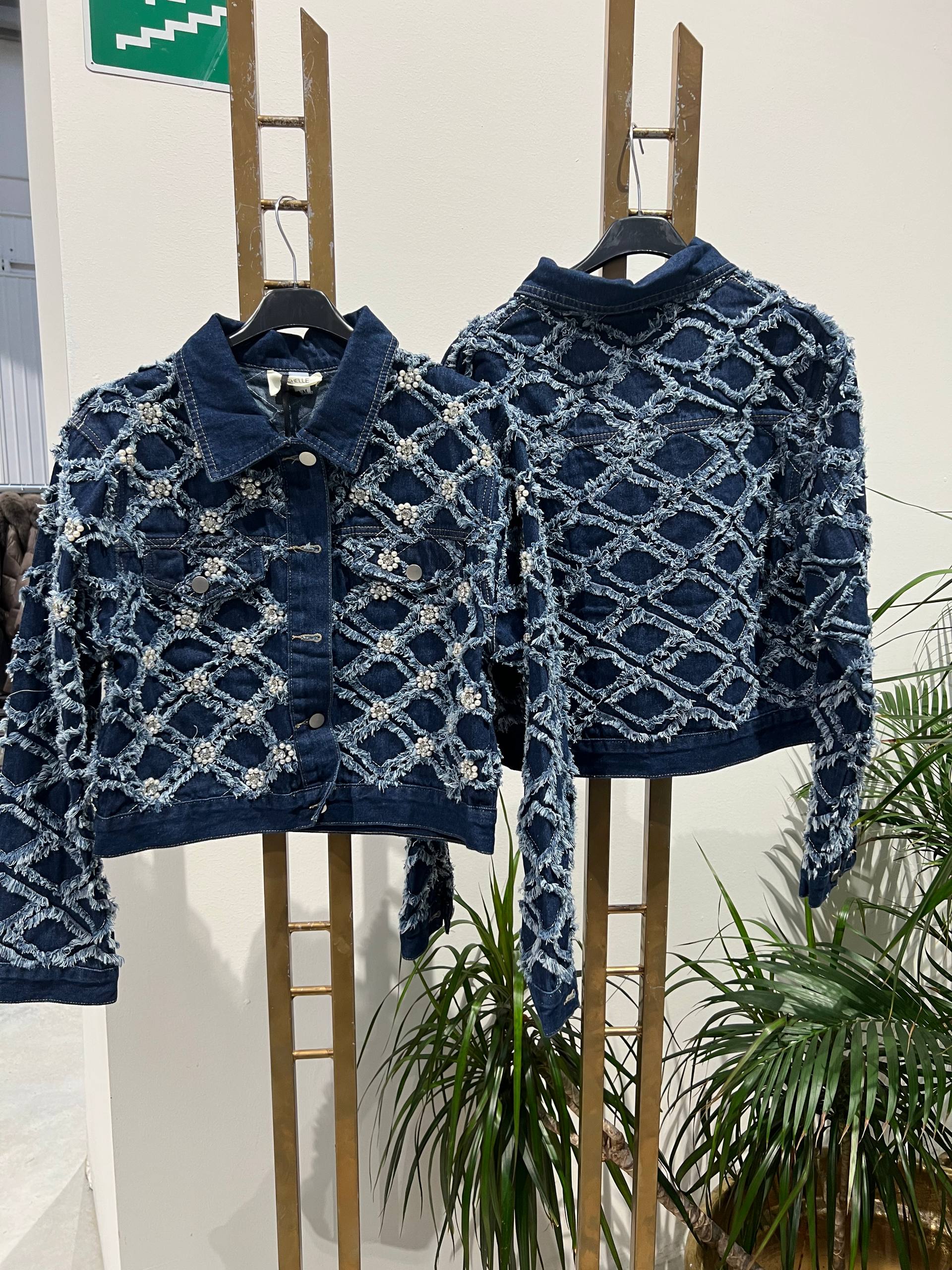 Amelie Follies (Michelle)