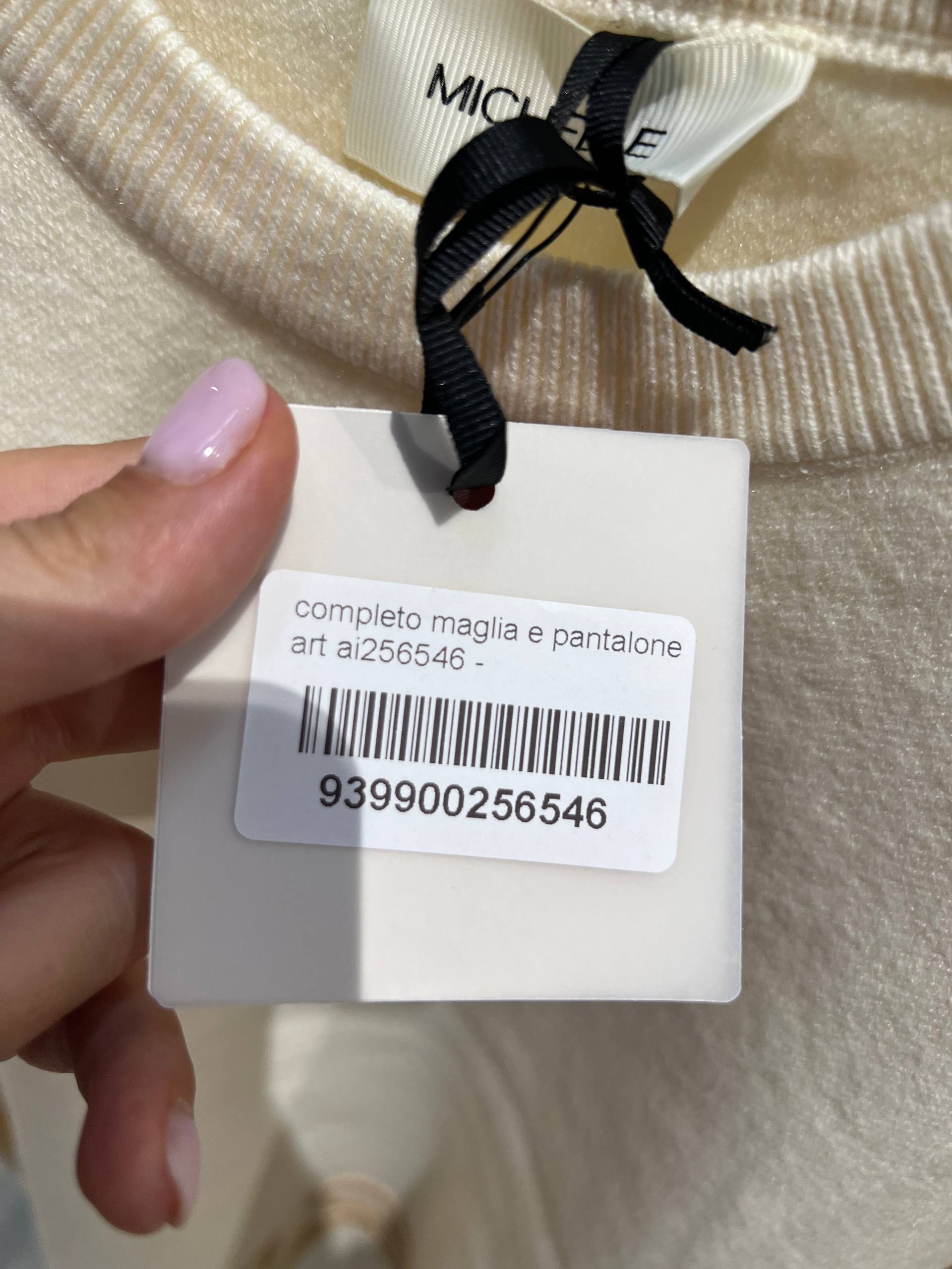 Amelie Follies (Michelle)