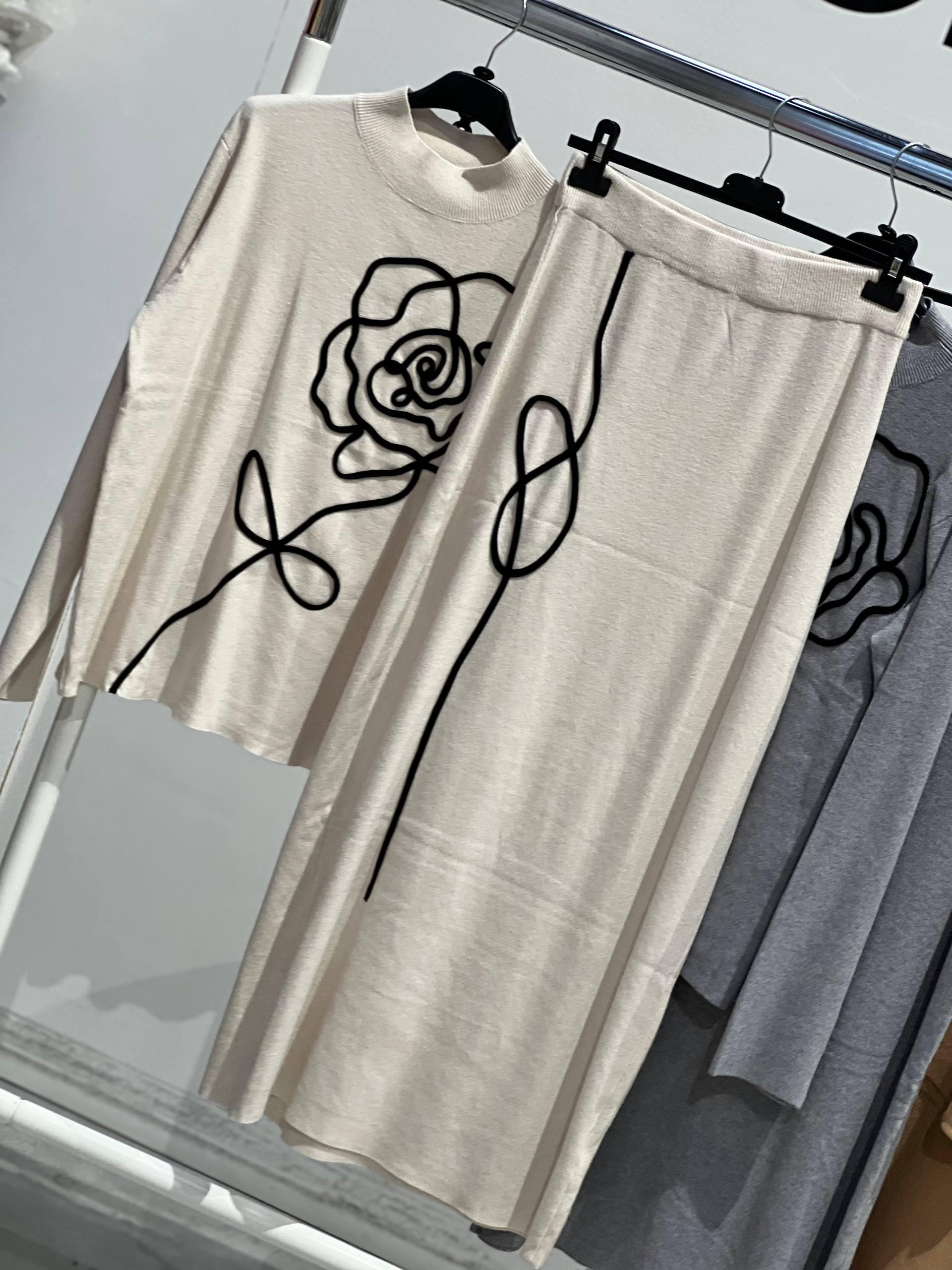 Amelie Follies (Michelle)