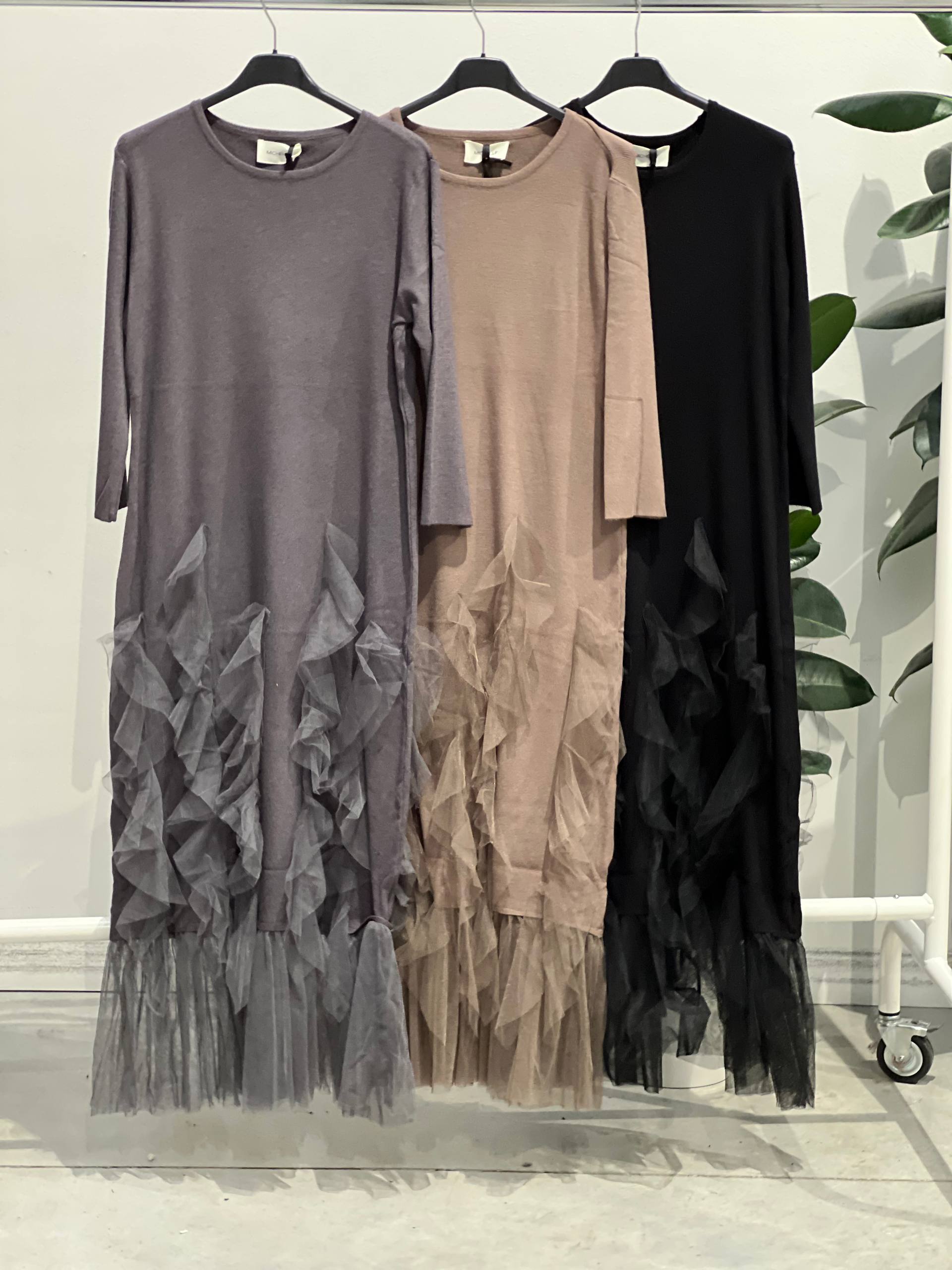 Amelie Follies (Michelle)