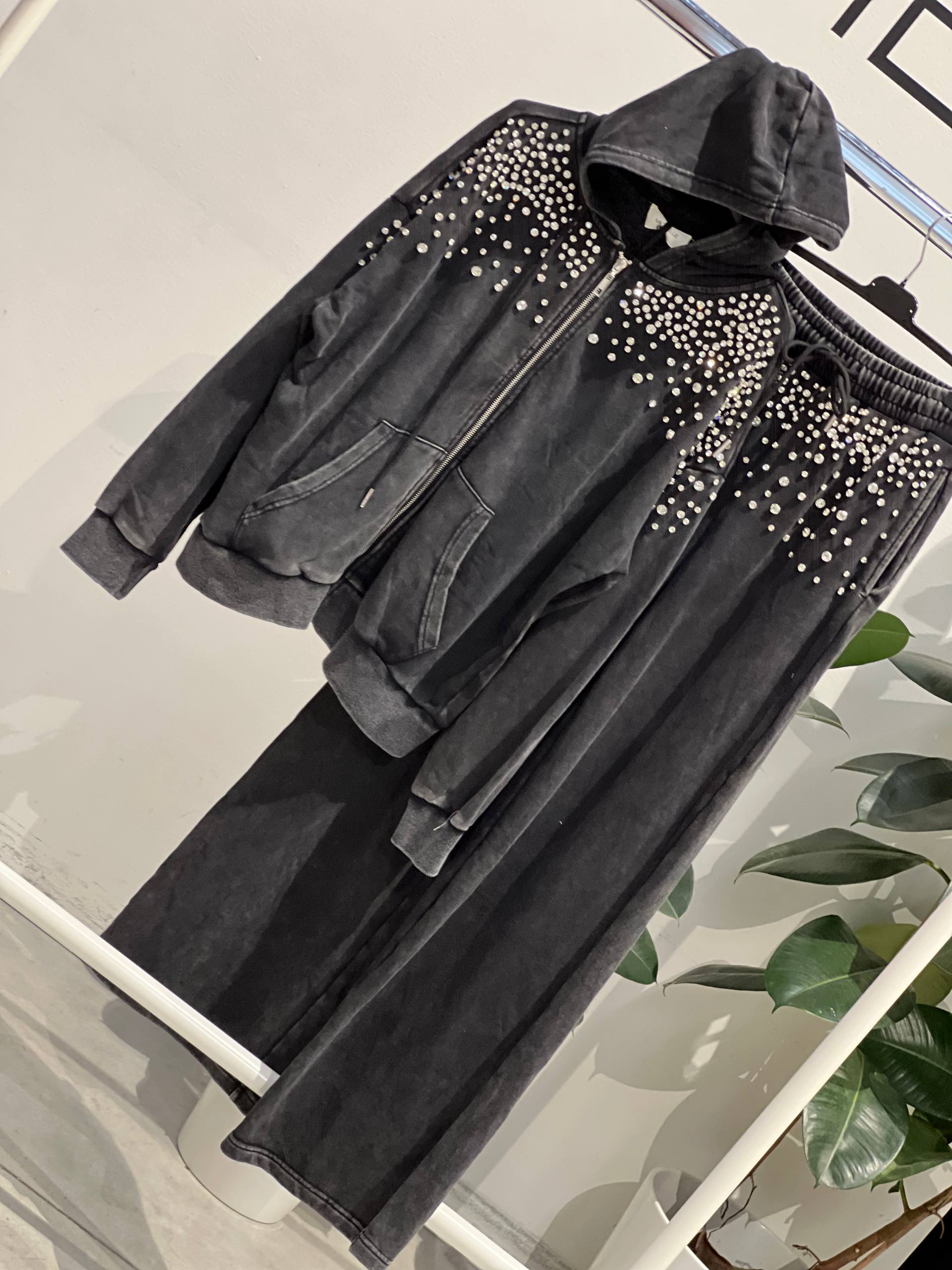 Amelie Follies (Michelle)