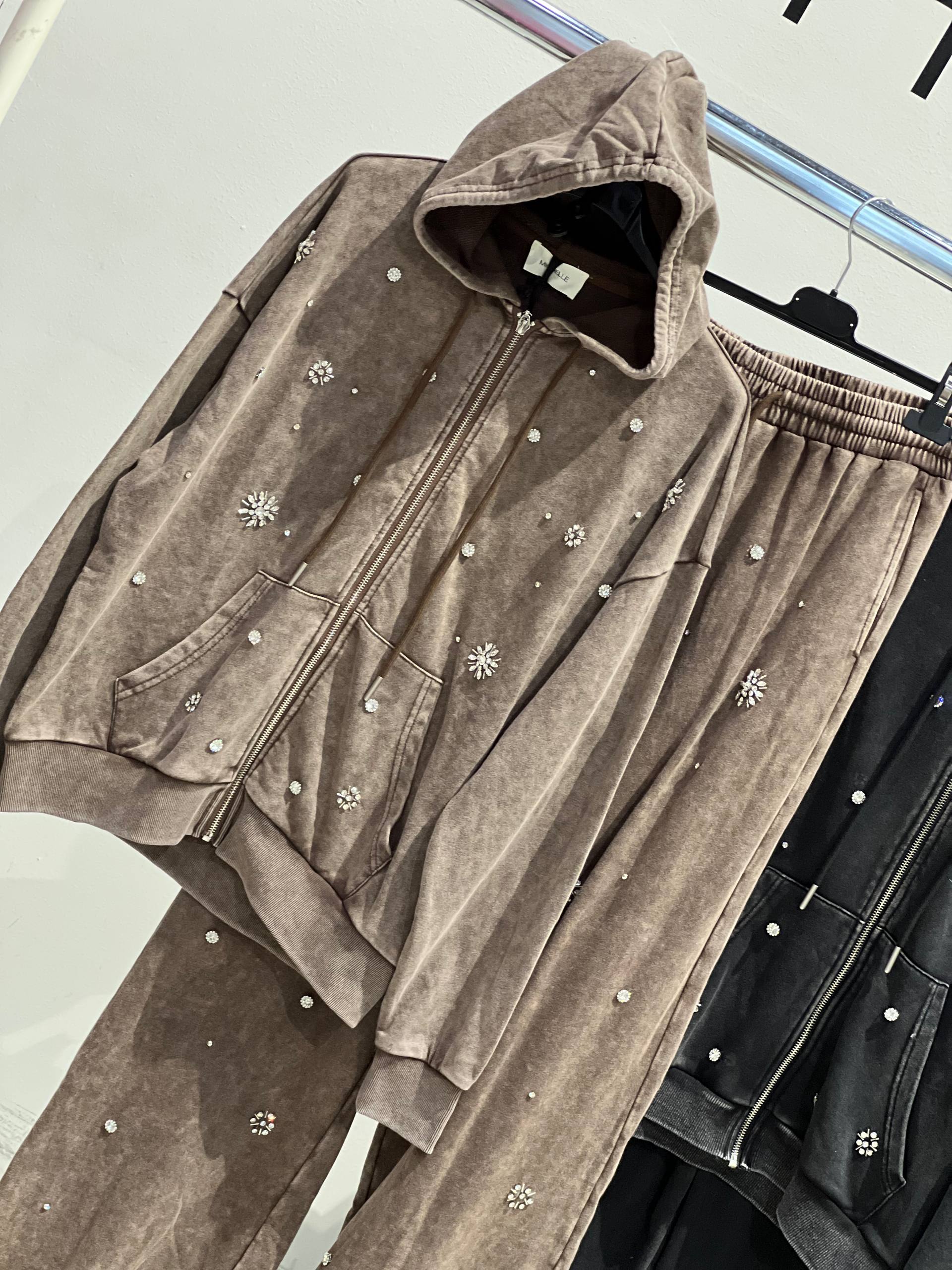 Amelie Follies (Michelle)