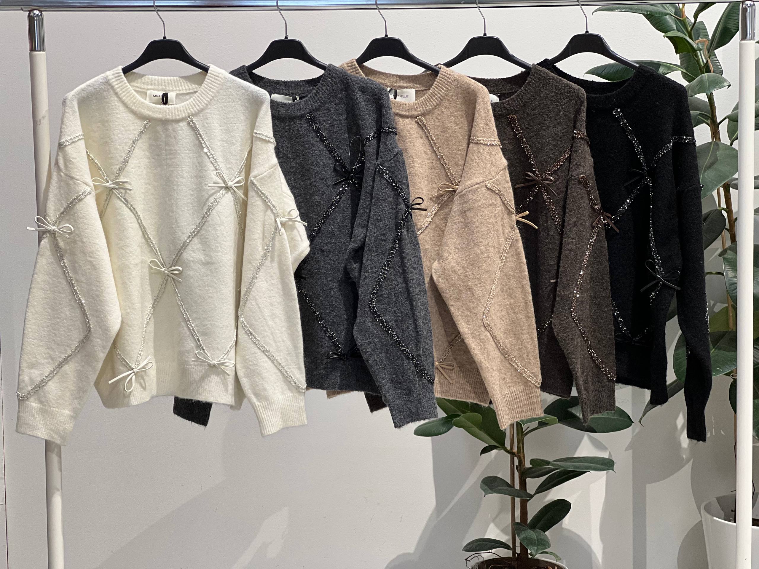 Amelie Follies (Michelle)