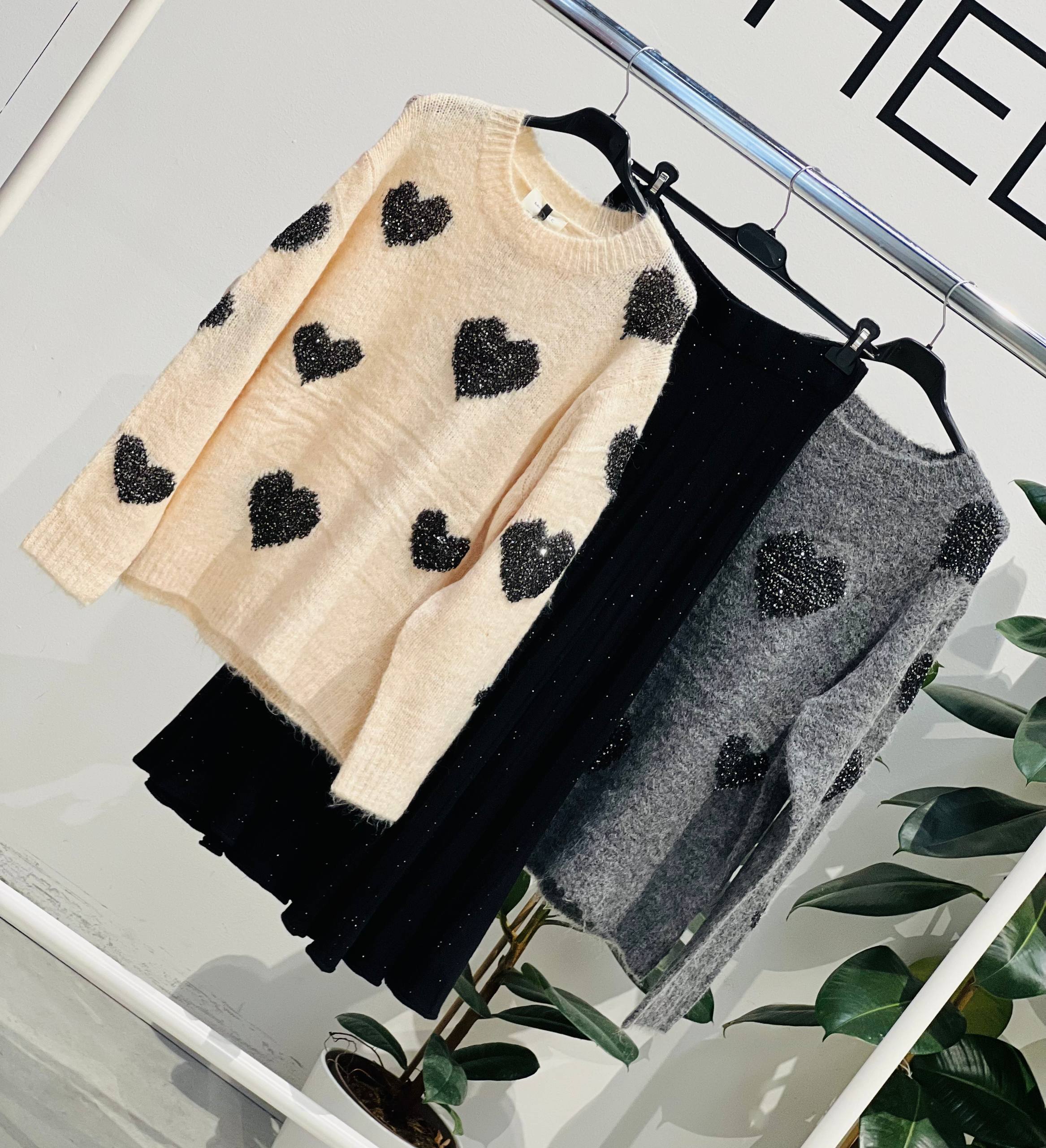 Amelie Follies (Michelle)