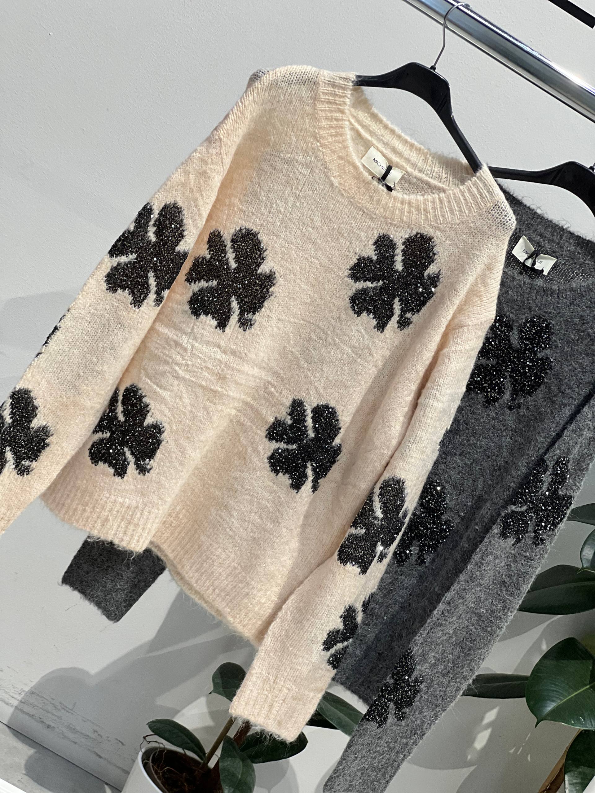 Amelie Follies (Michelle)