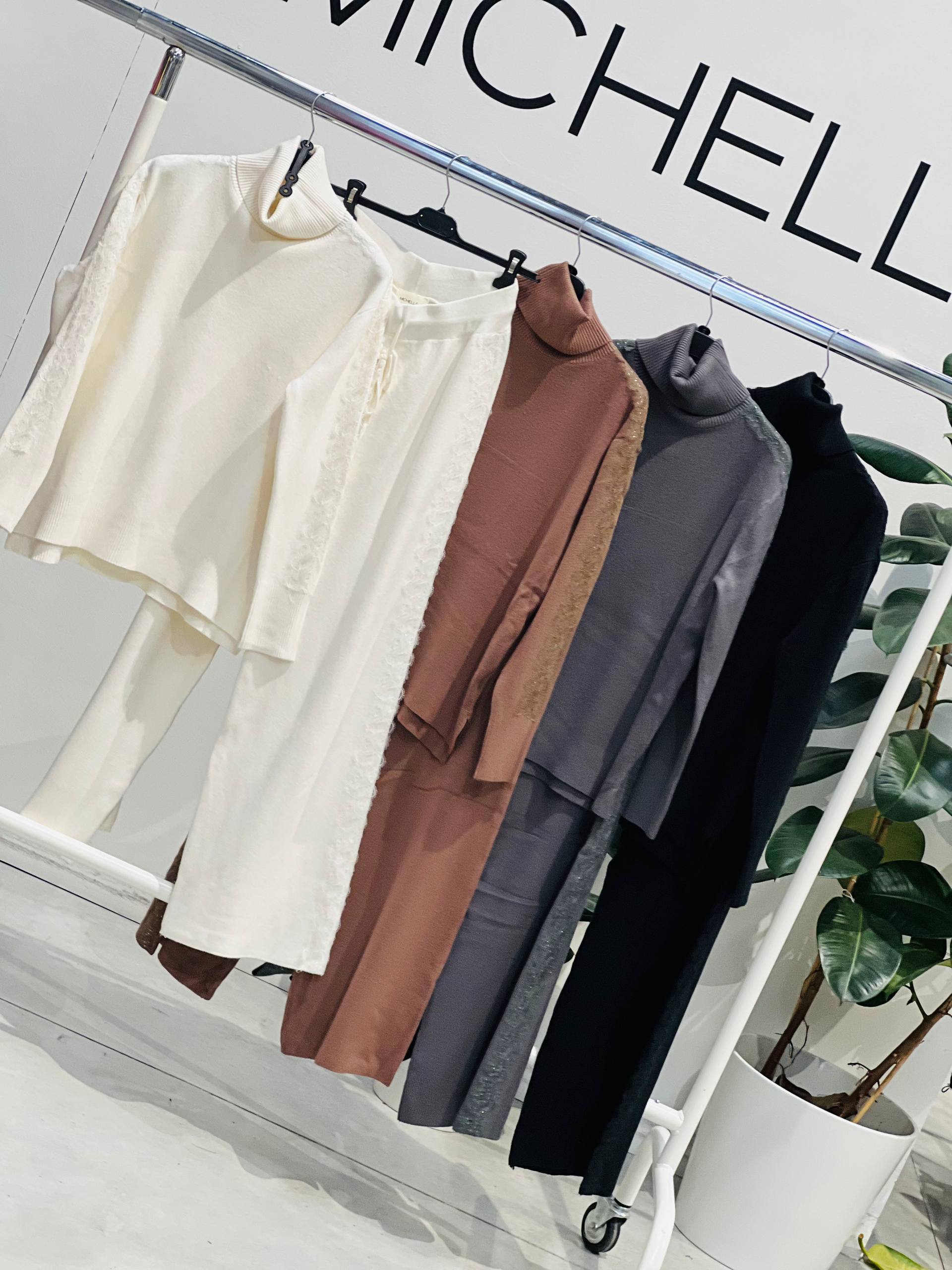 Amelie Follies (Michelle)