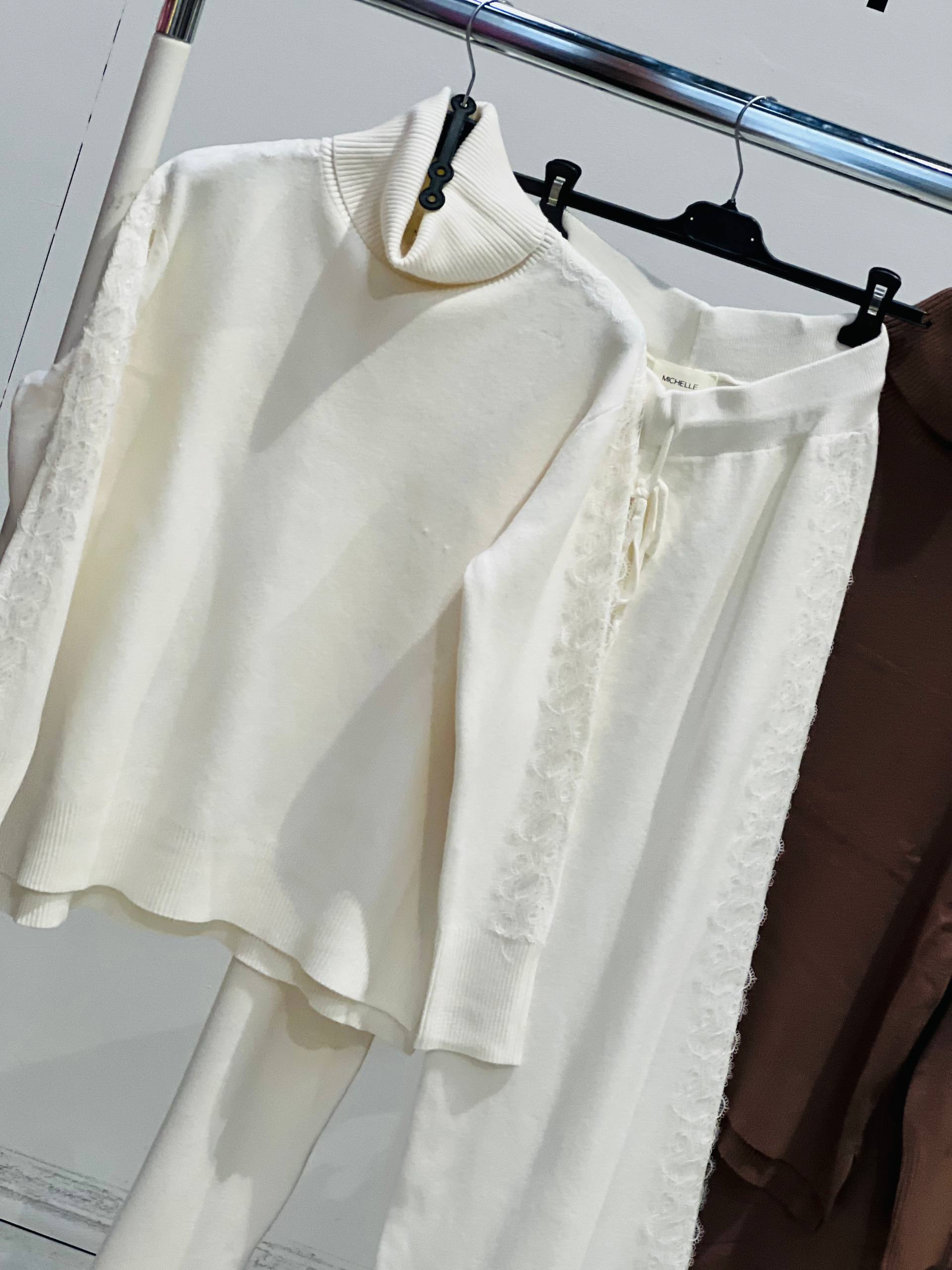 Amelie Follies (Michelle)