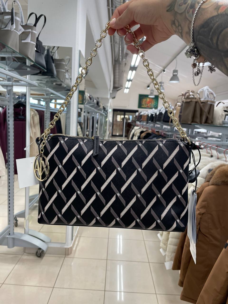 Outlet Фото Outlet