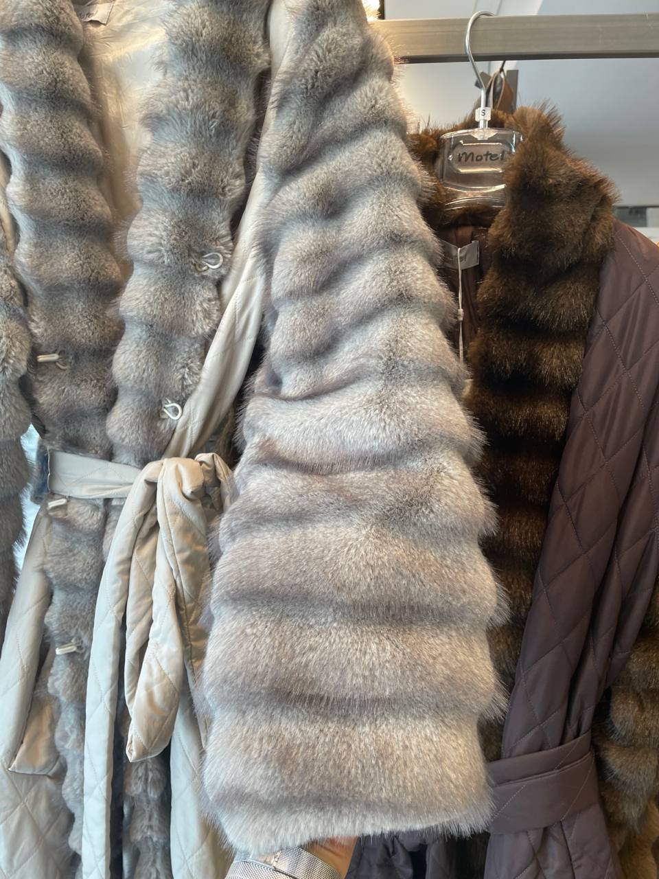 Adora Фото Adora