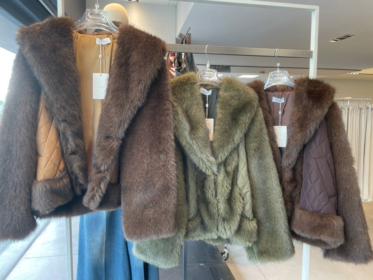 Adora Фото Adora