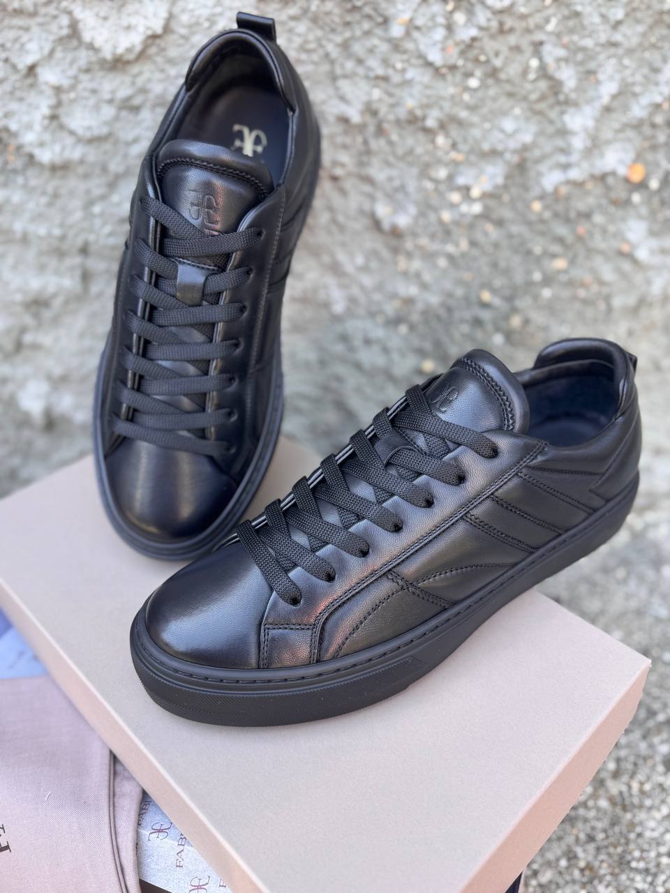 Фото Gil Santucci