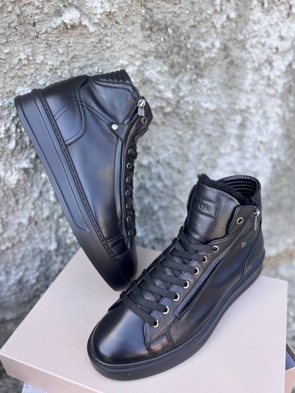 Фото Gil Santucci