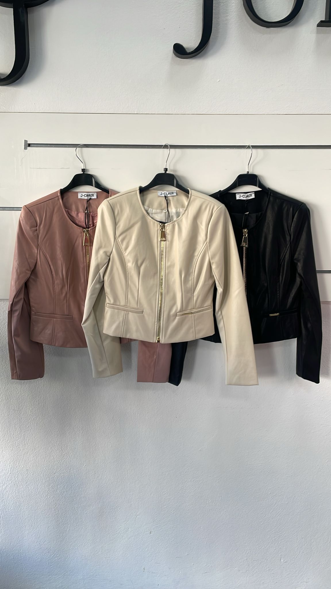 Фото Joie Clair (J-Clair)