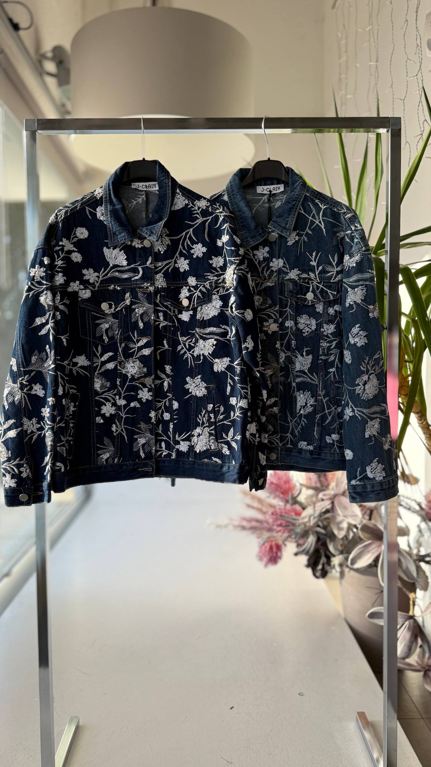 Фото Joie Clair (J-Clair)