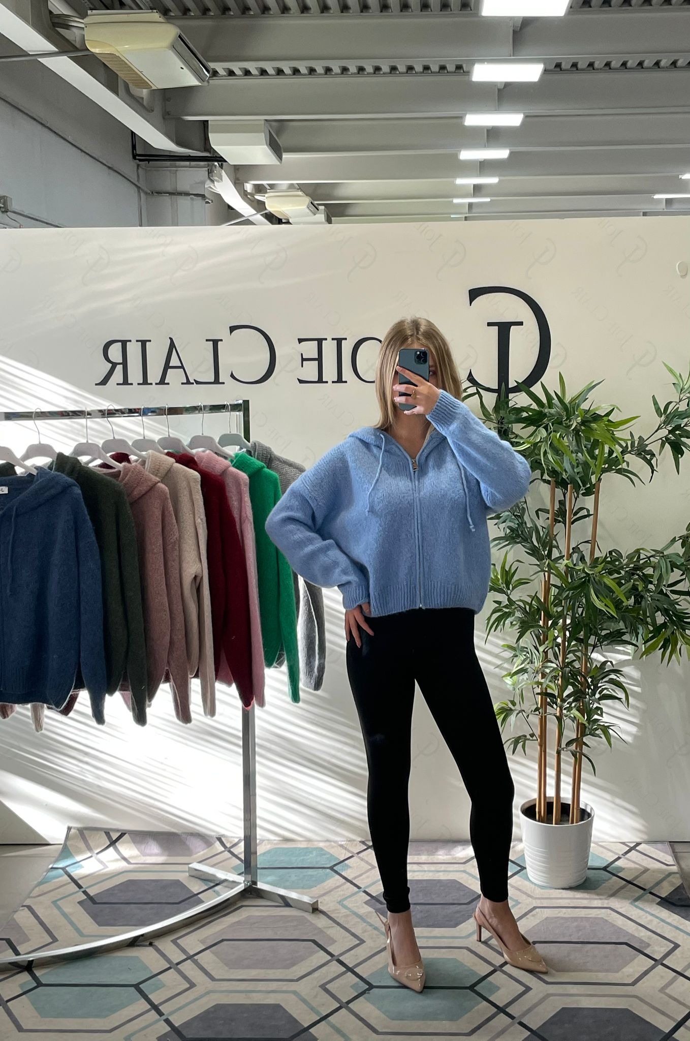 Фото Joie Clair (J-Clair)