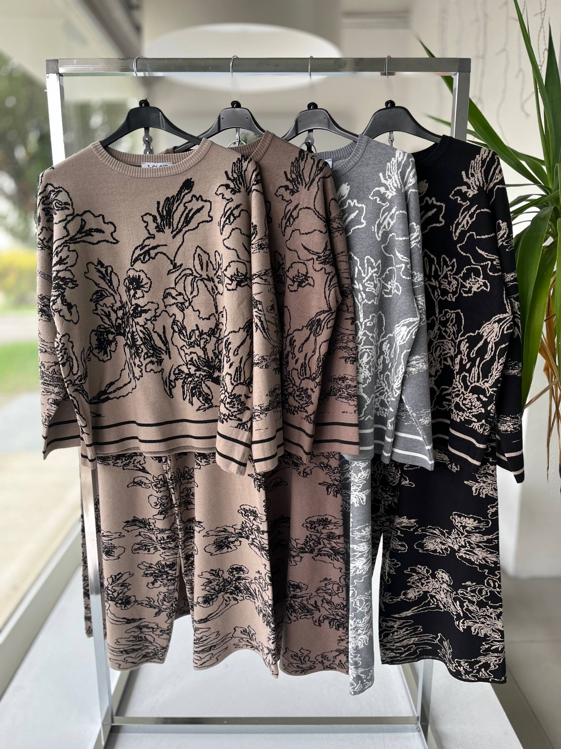 Фото Joie Clair (J-Clair)