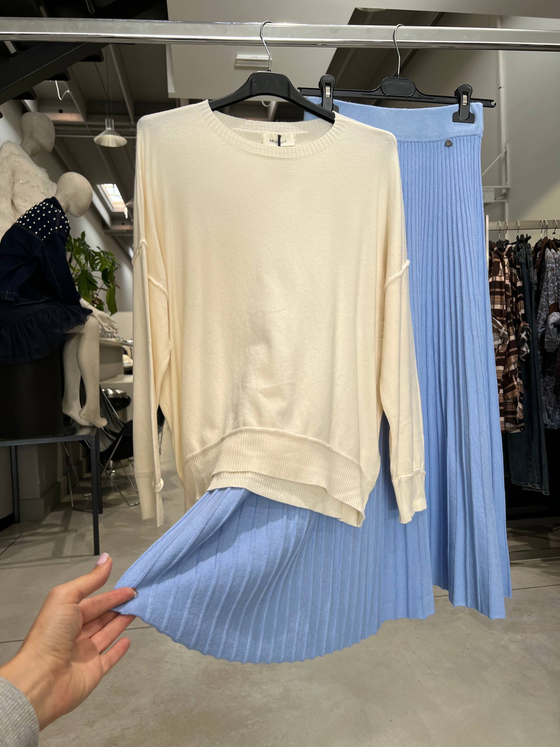 Amelie Follies (Michelle)