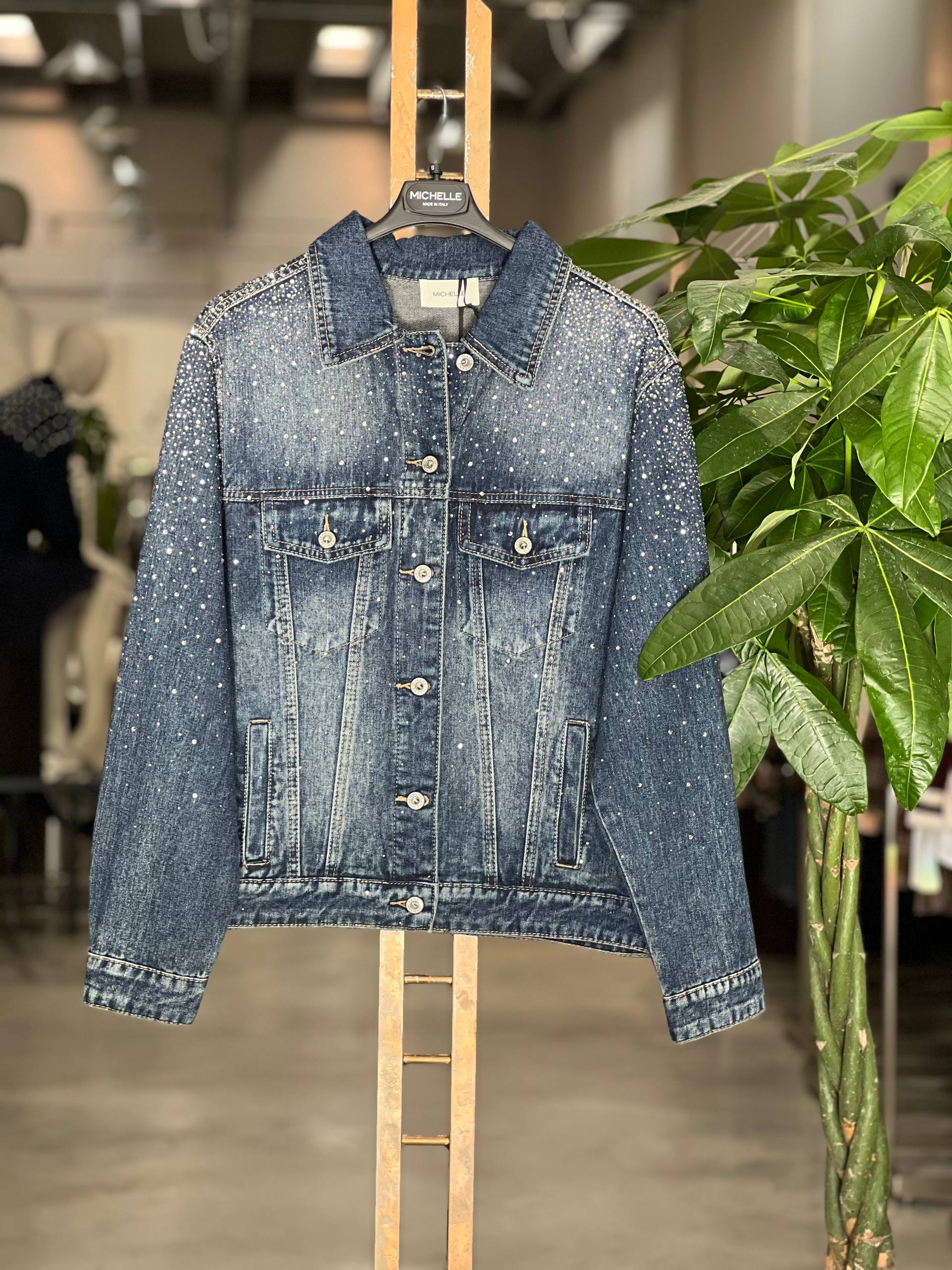 Amelie Follies (Michelle)