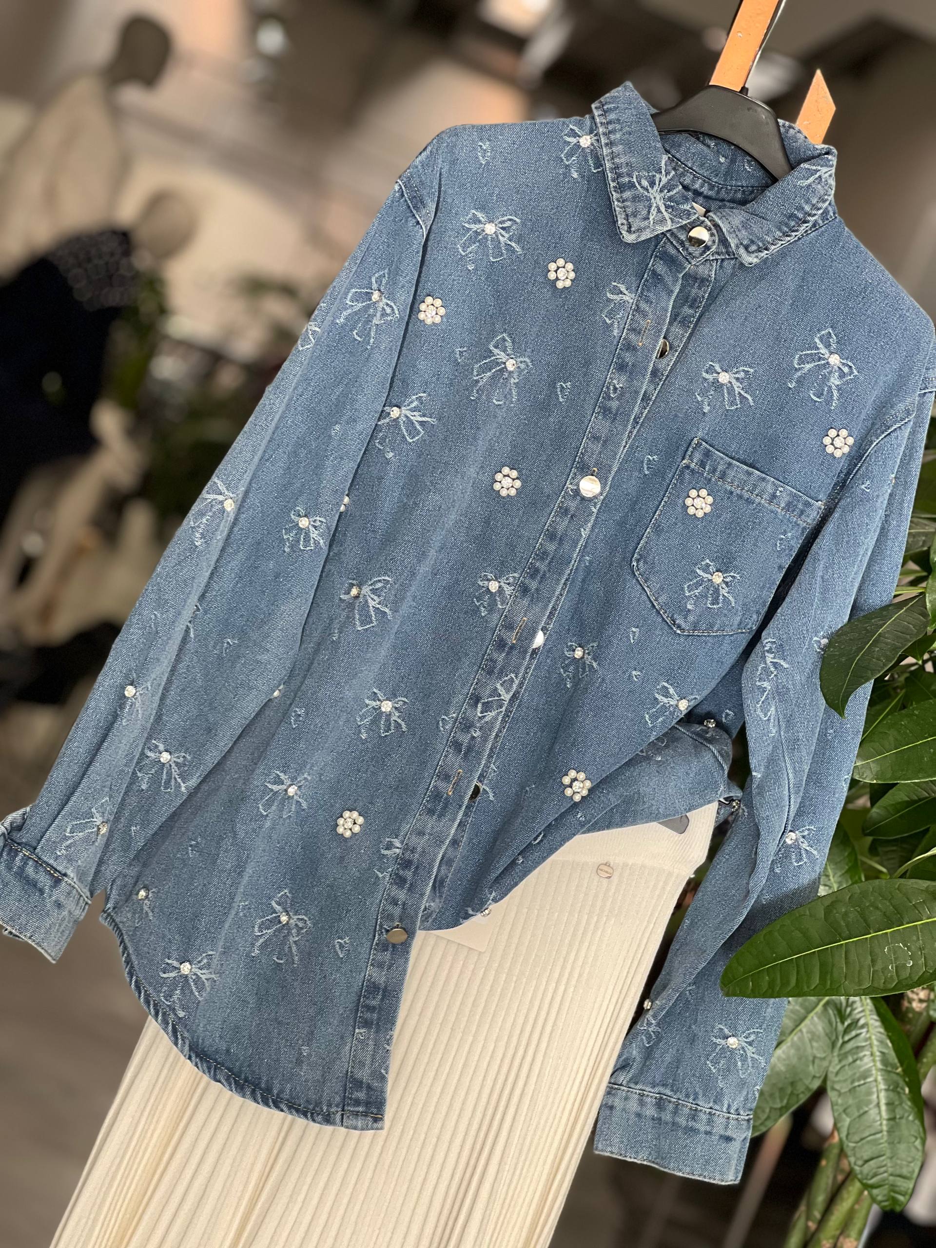 Amelie Follies (Michelle)