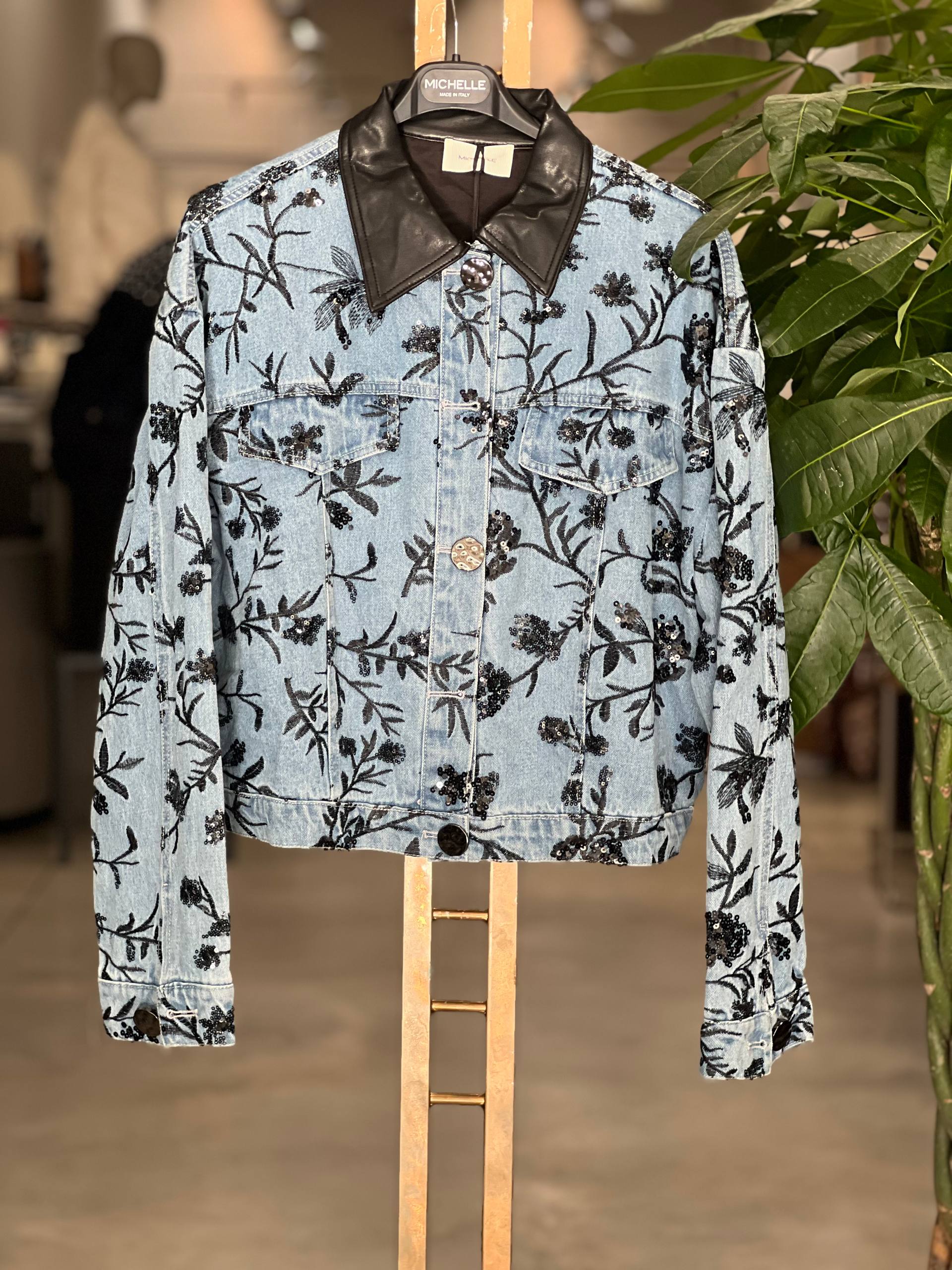 Amelie Follies (Michelle)