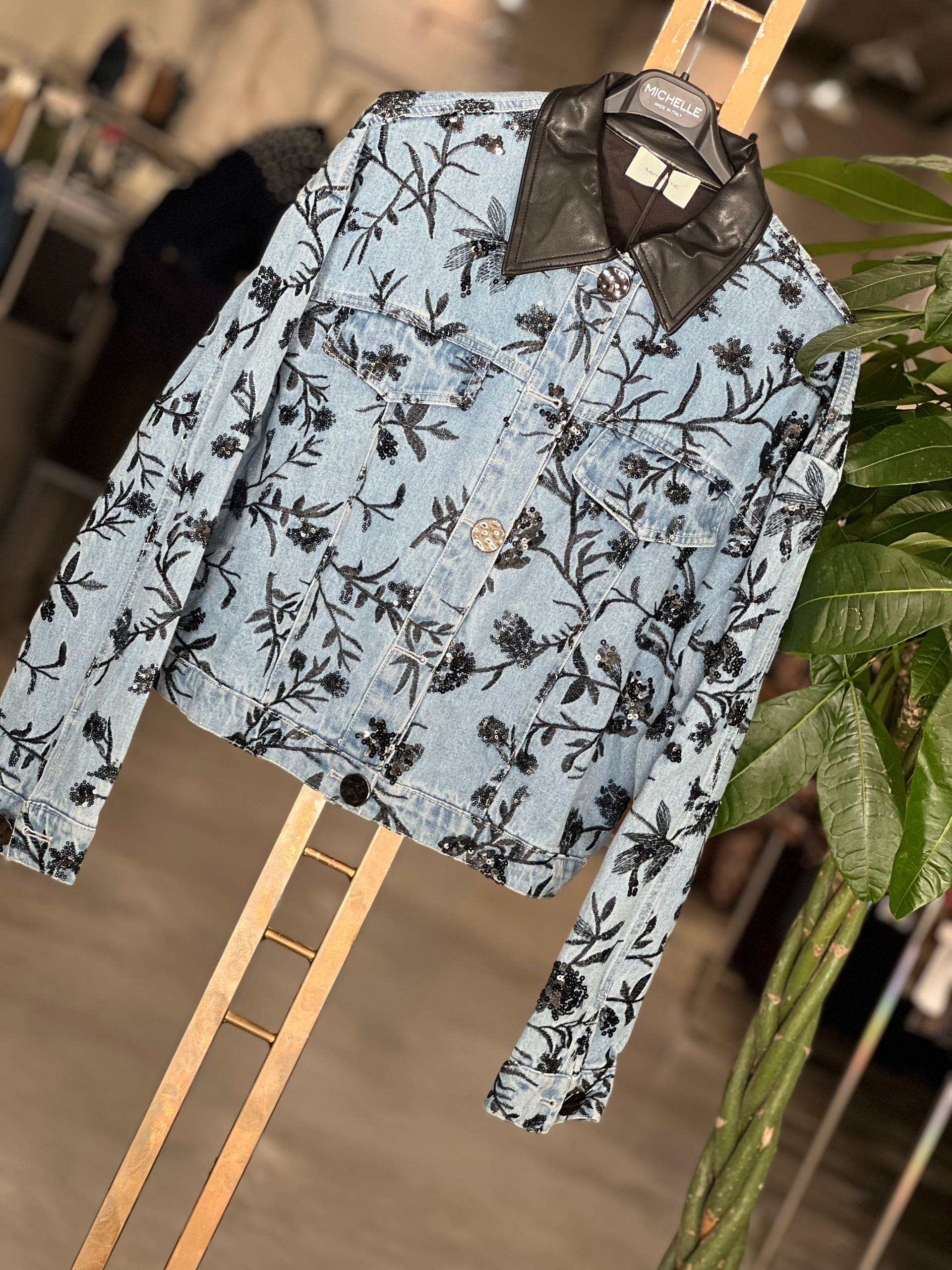 Amelie Follies (Michelle)