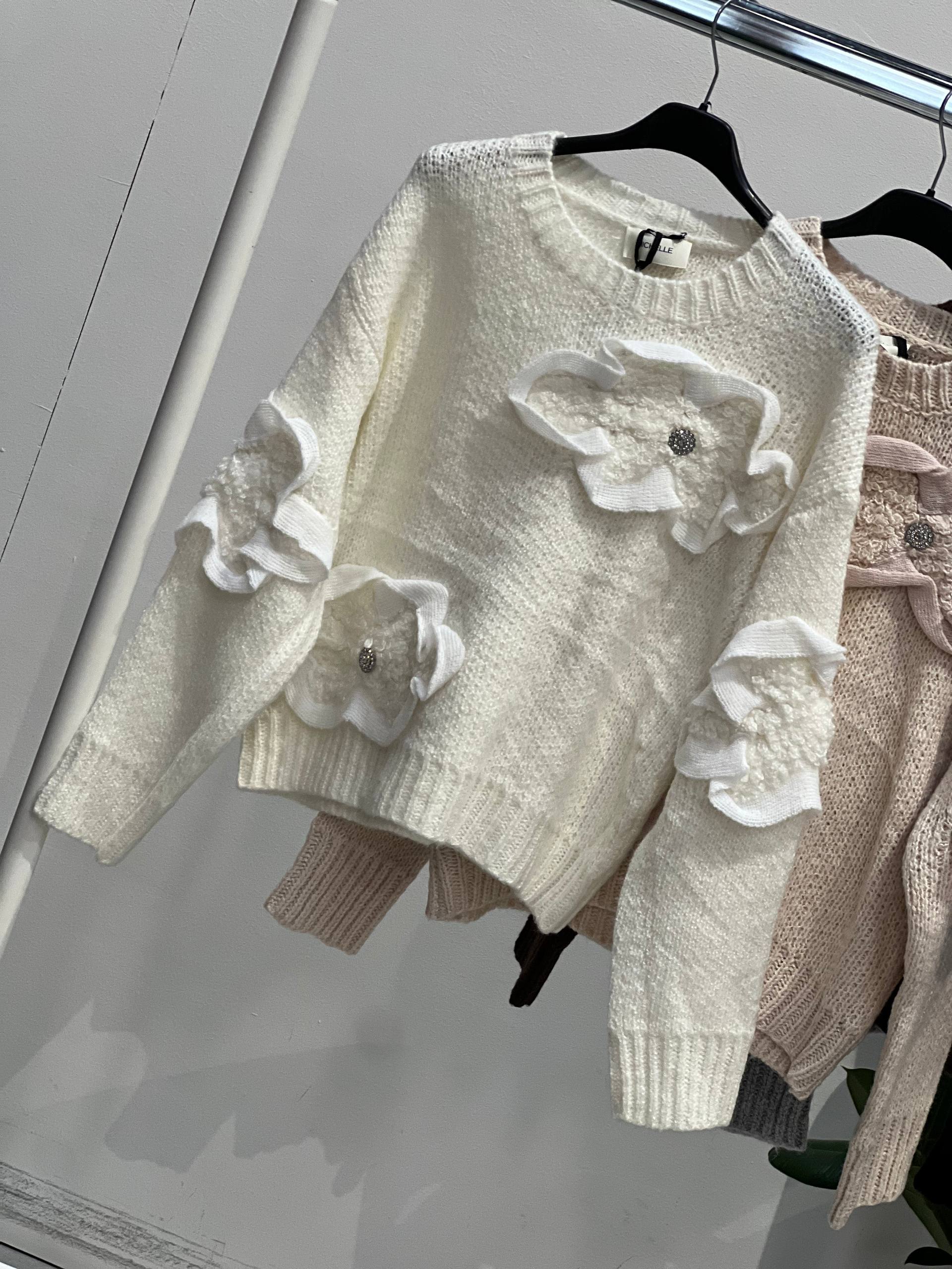 Amelie Follies (Michelle)