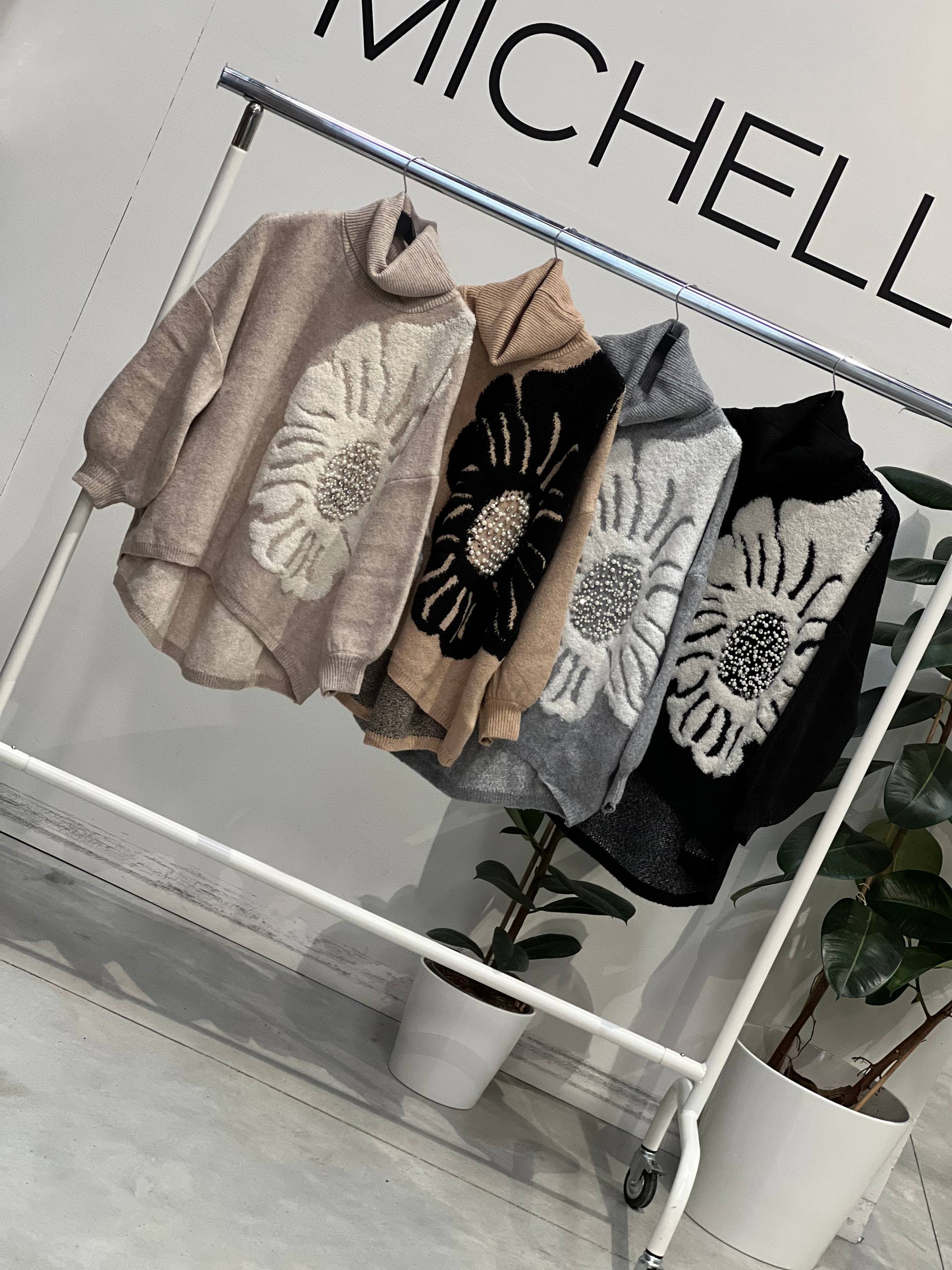 Amelie Follies (Michelle)