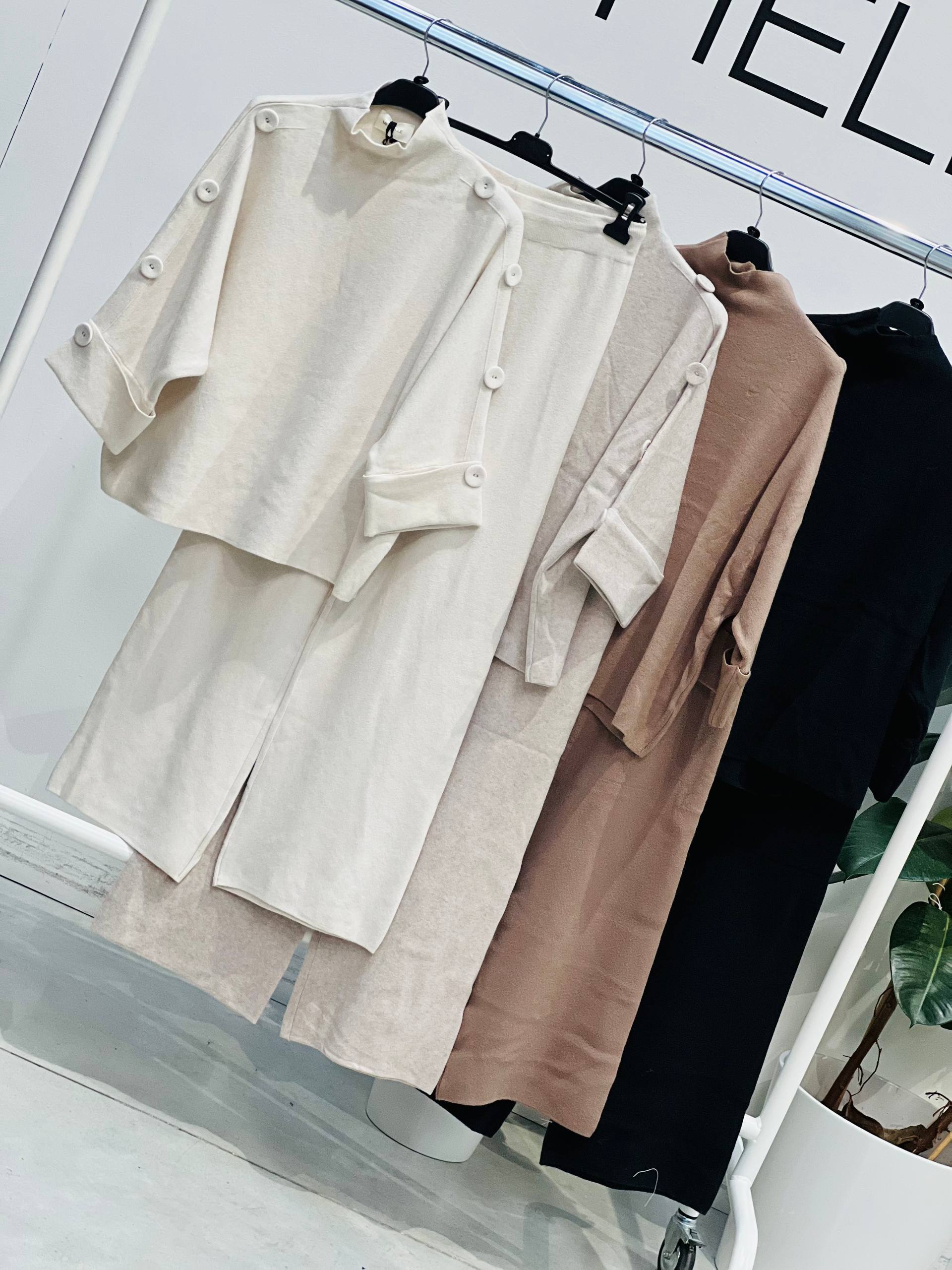 Amelie Follies (Michelle)