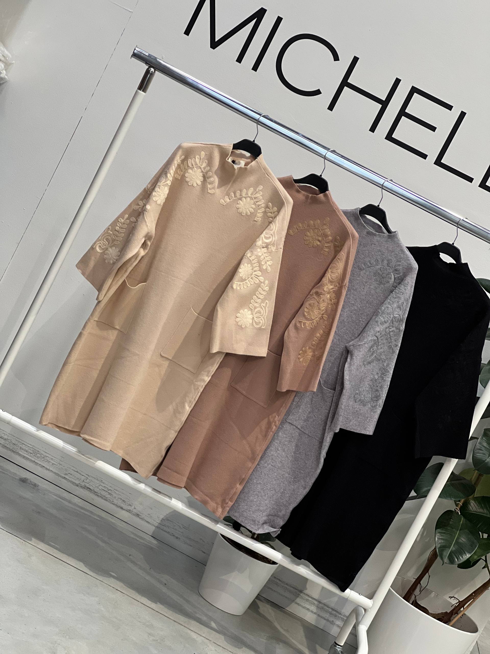 Amelie Follies (Michelle)