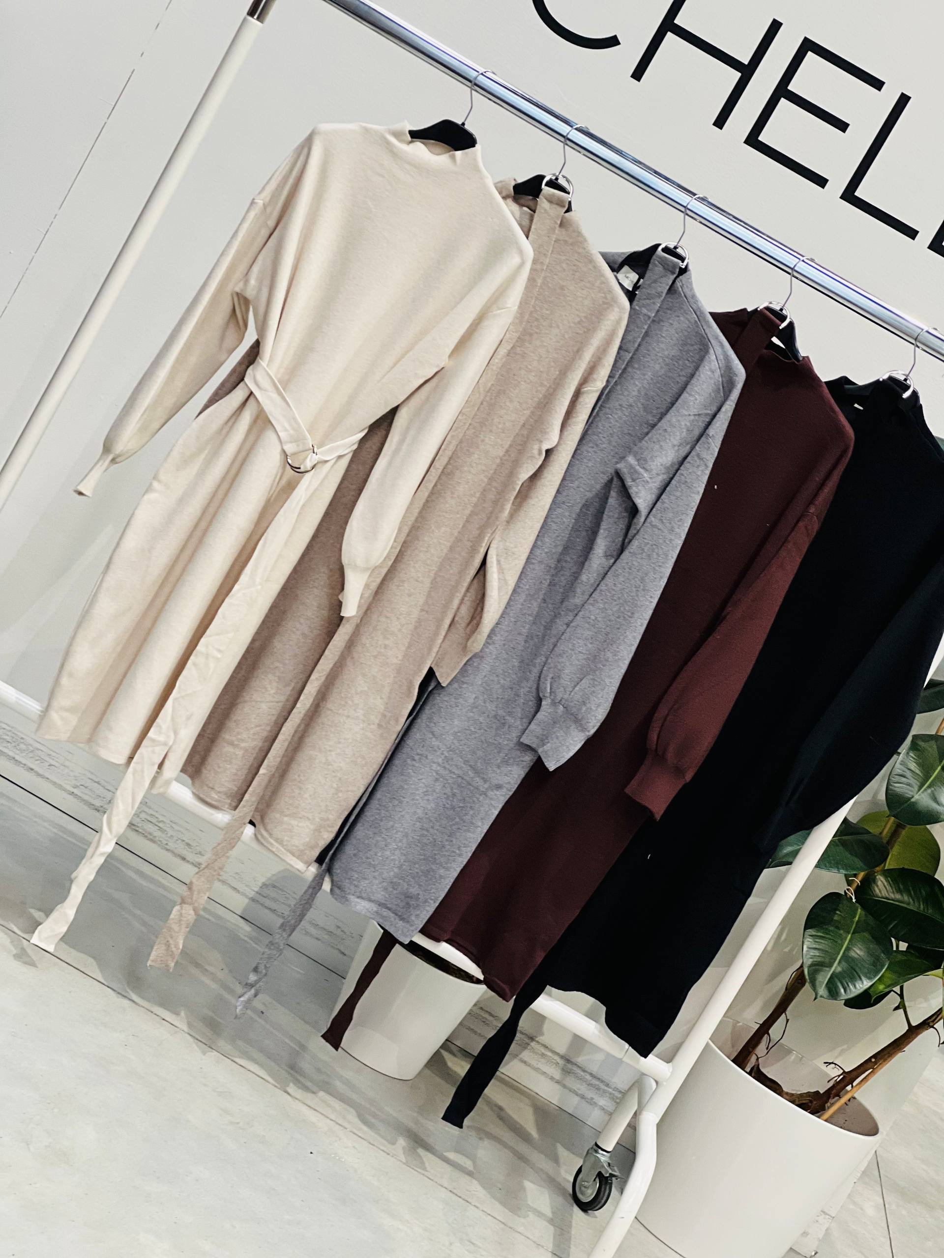 Amelie Follies (Michelle)