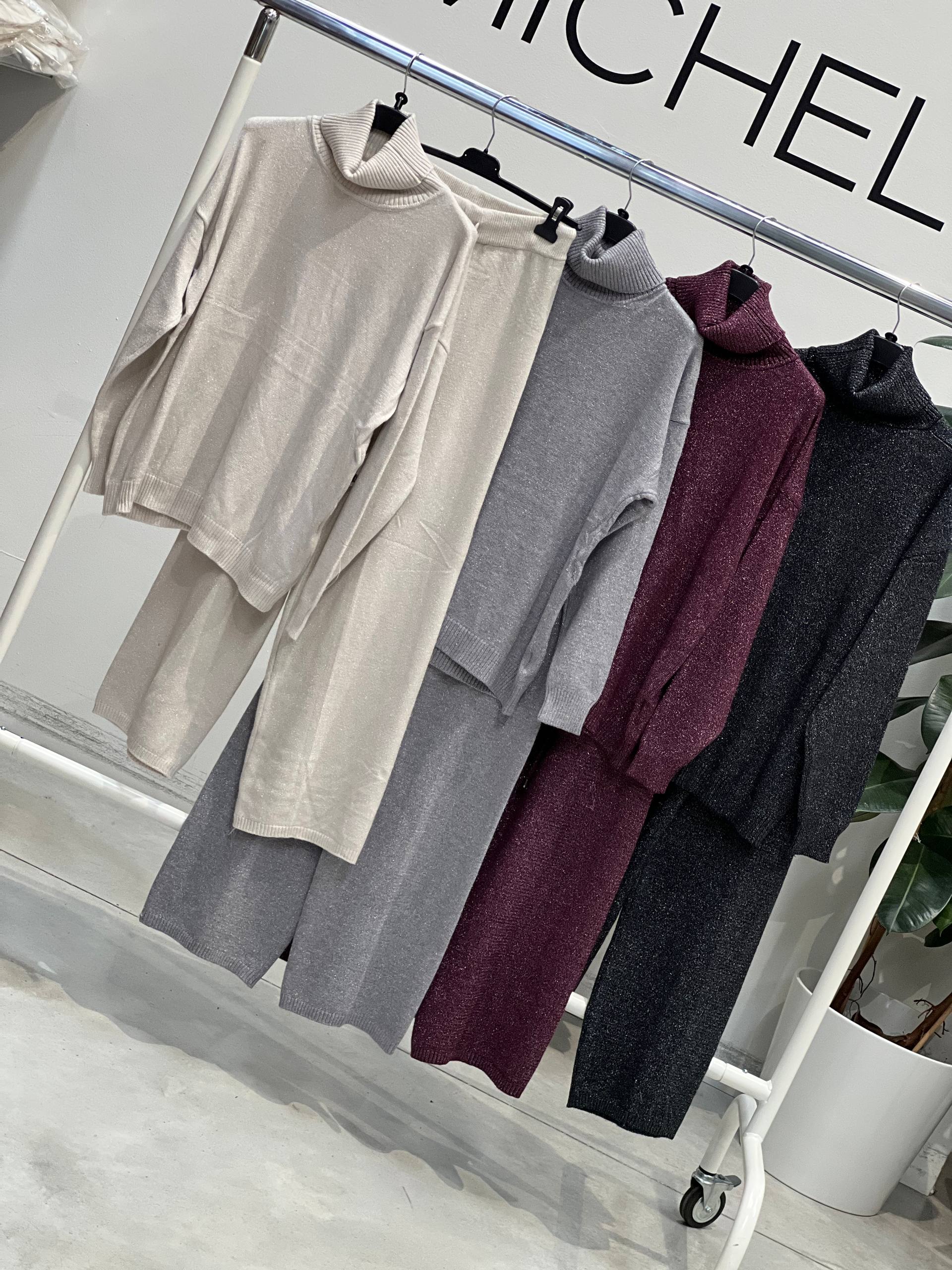 Amelie Follies (Michelle)