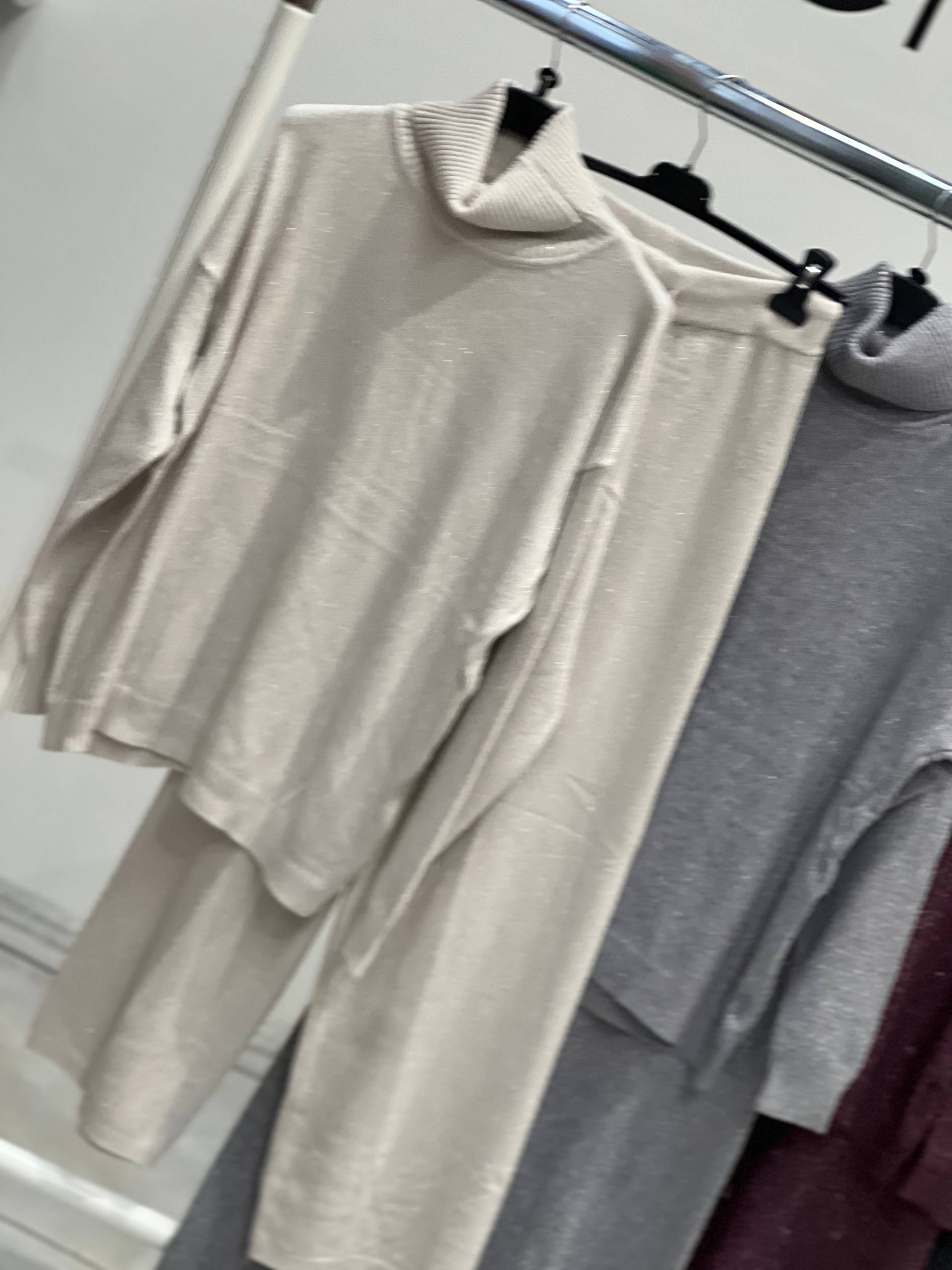 Amelie Follies (Michelle)