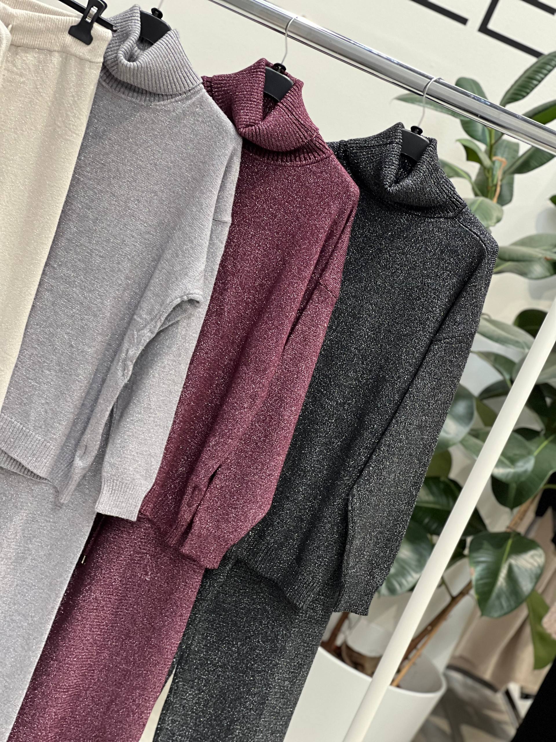 Amelie Follies (Michelle)