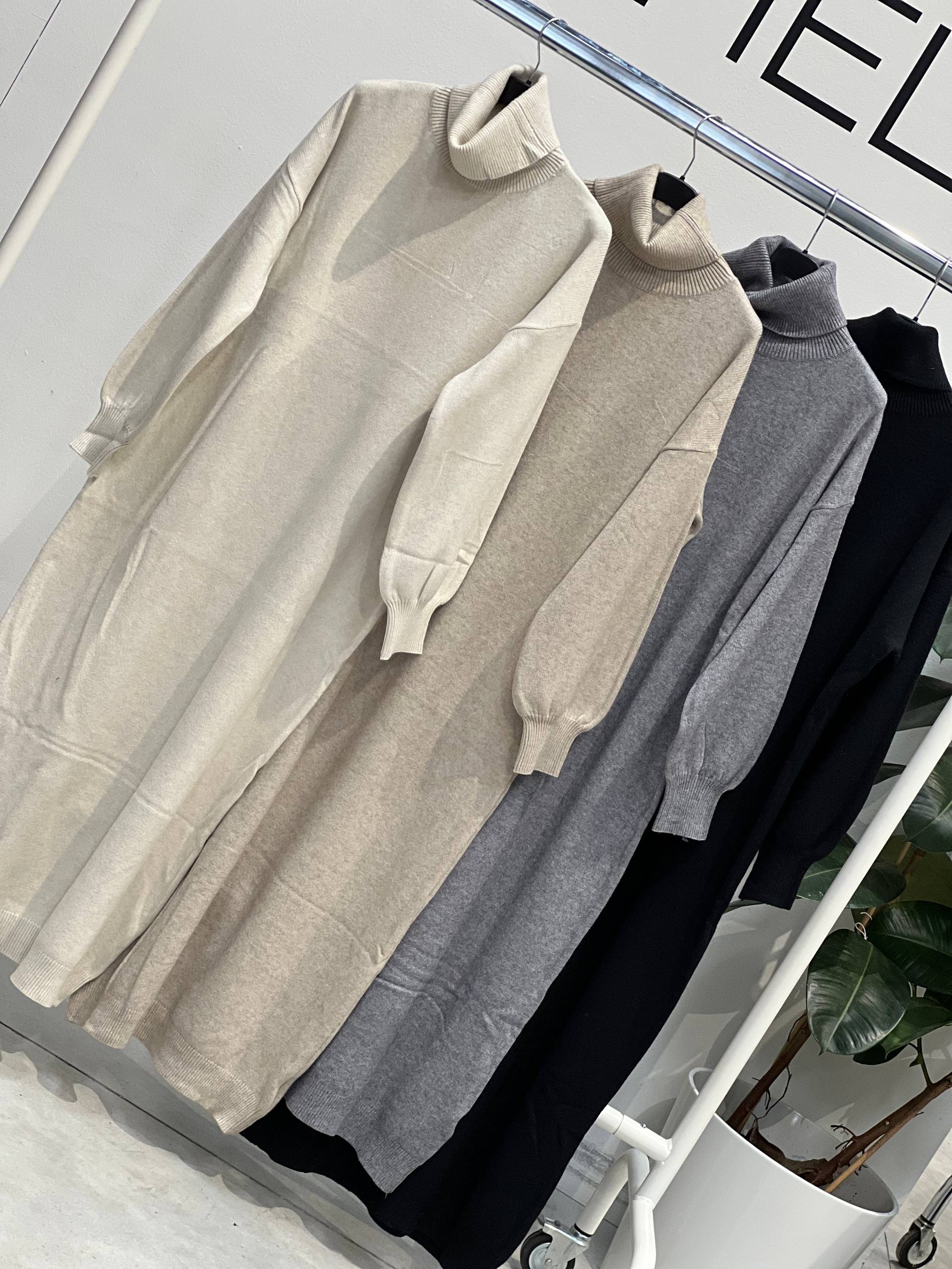 Amelie Follies (Michelle)