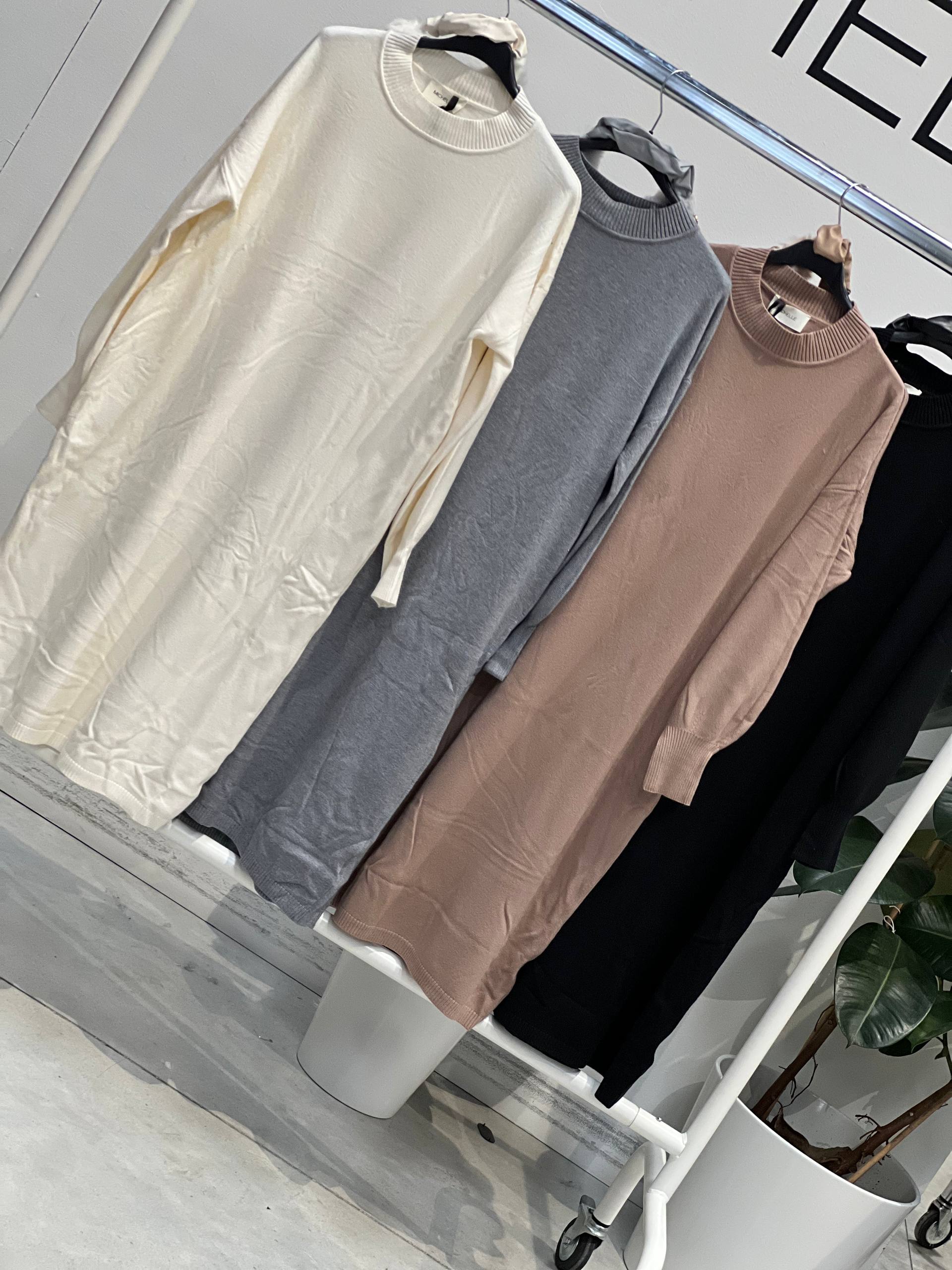 Amelie Follies (Michelle)