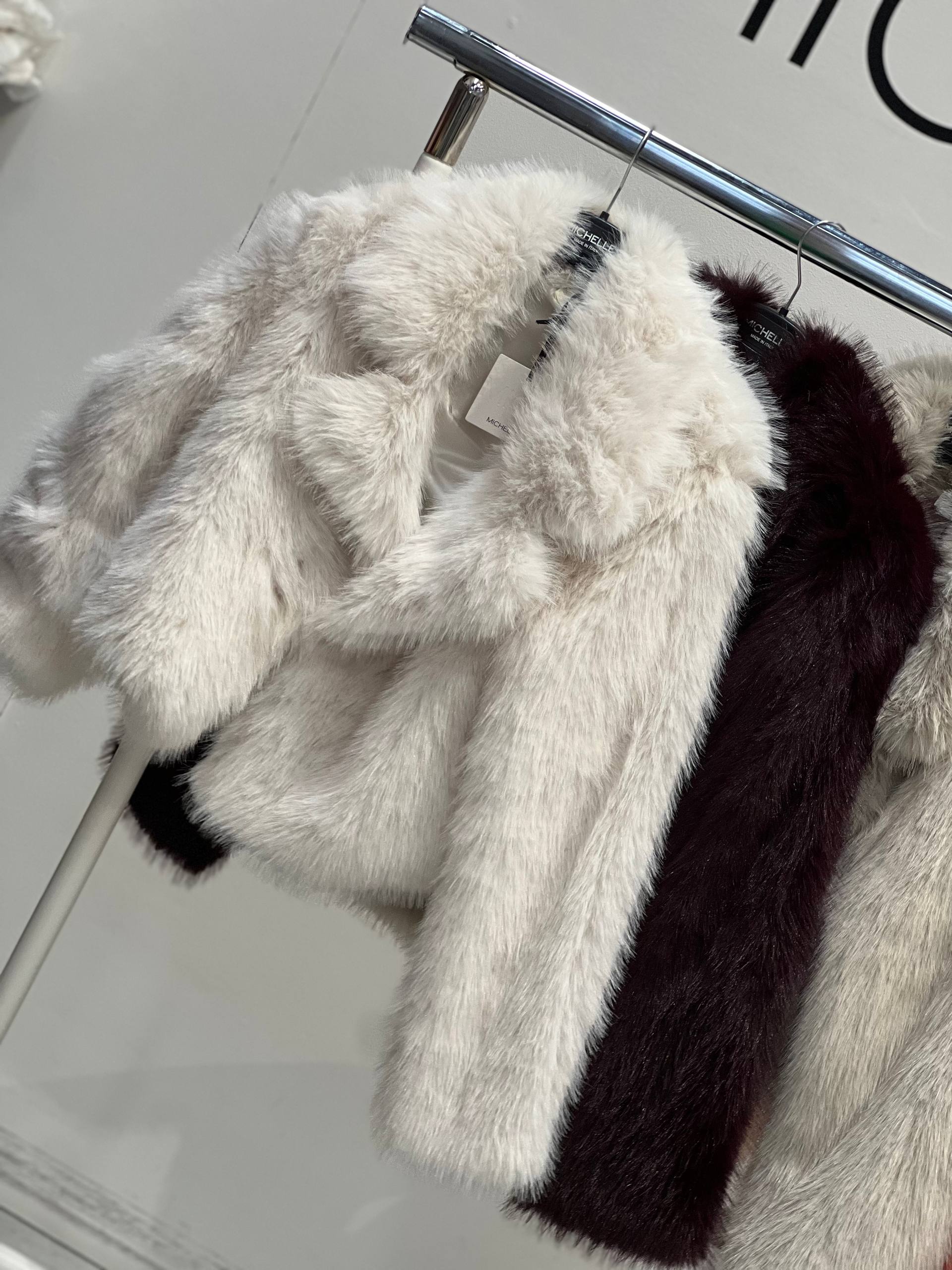 Amelie Follies (Michelle)