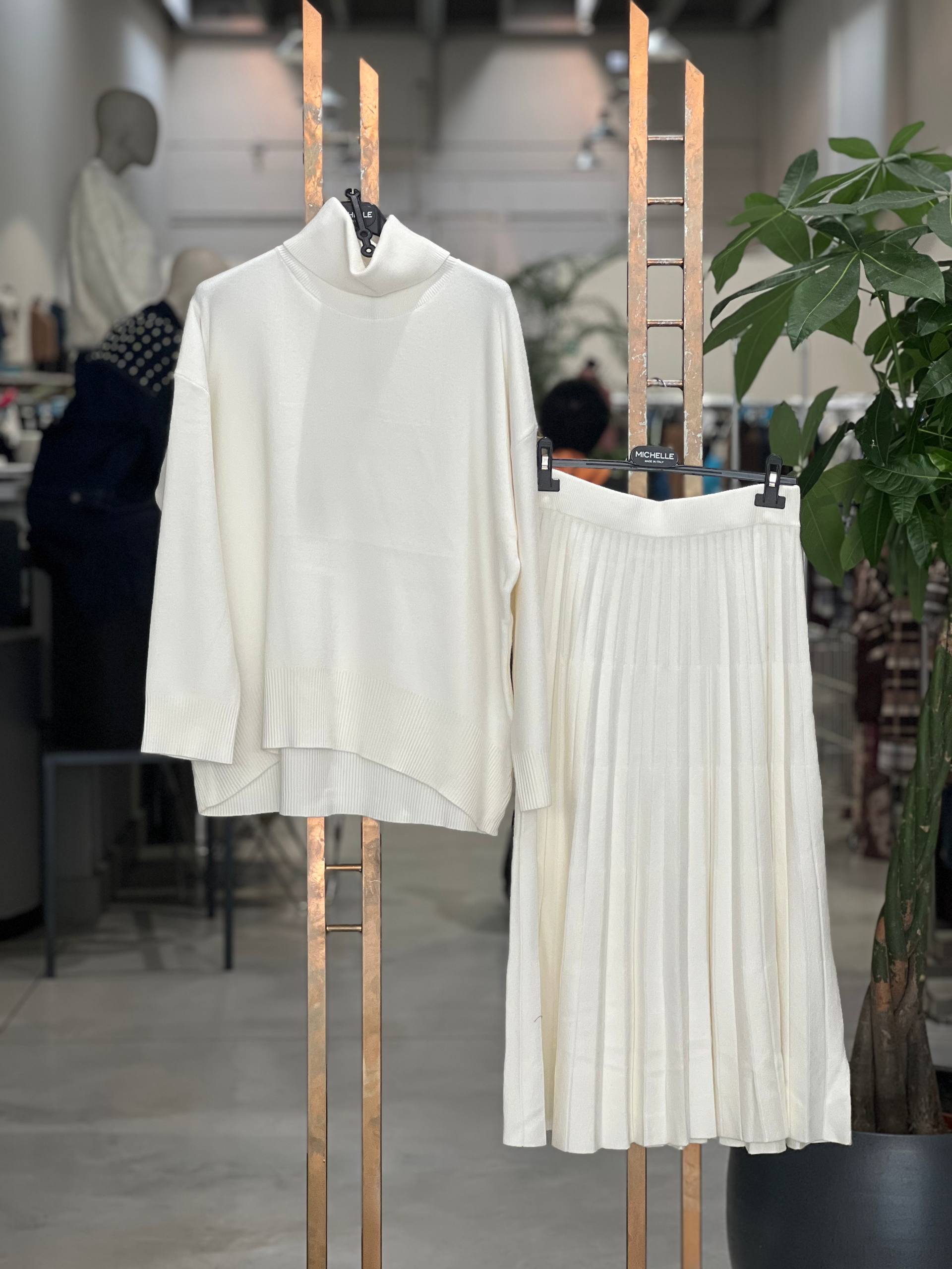 Amelie Follies (Michelle)