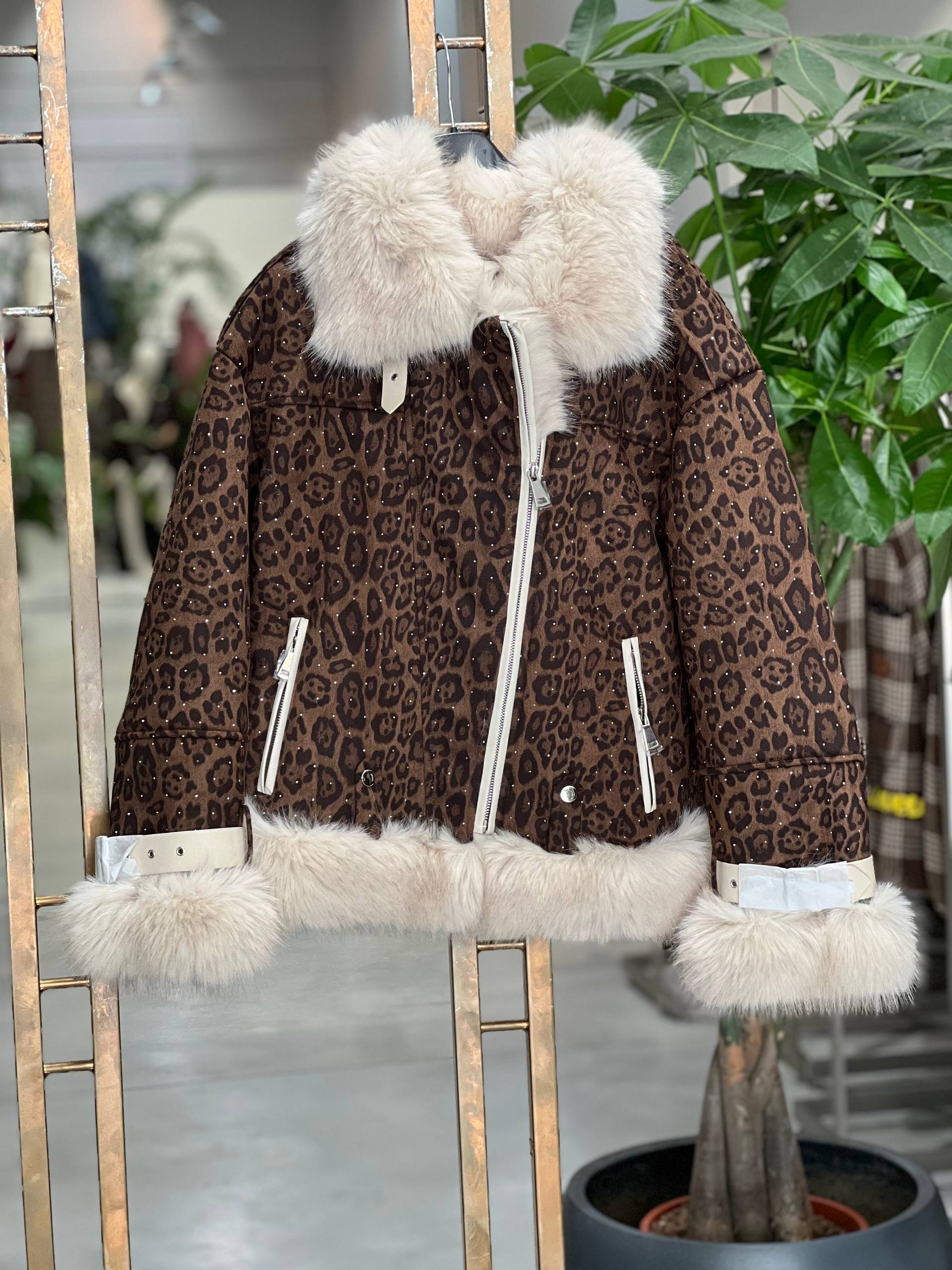 Amelie Follies (Michelle)