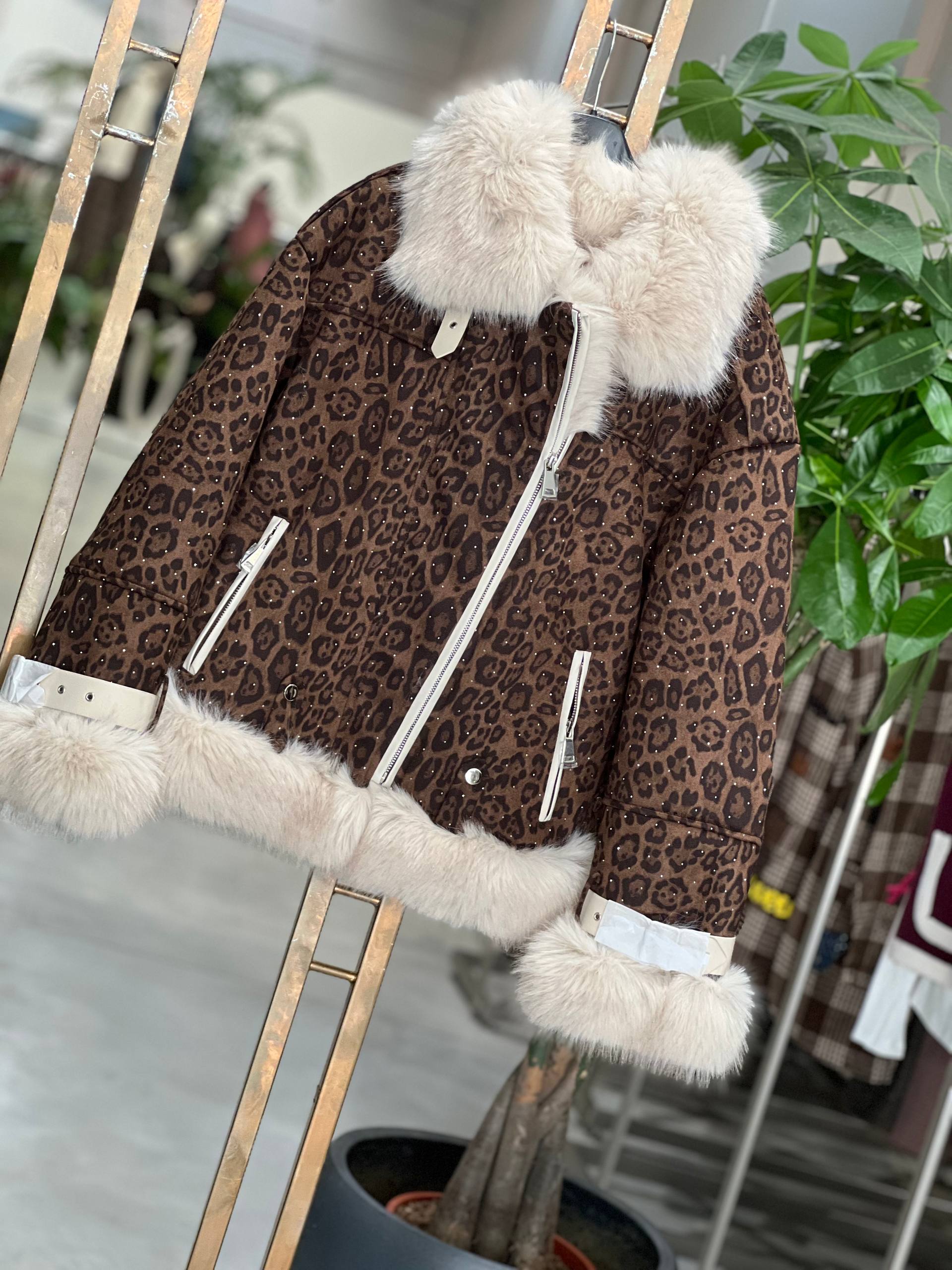 Amelie Follies (Michelle)