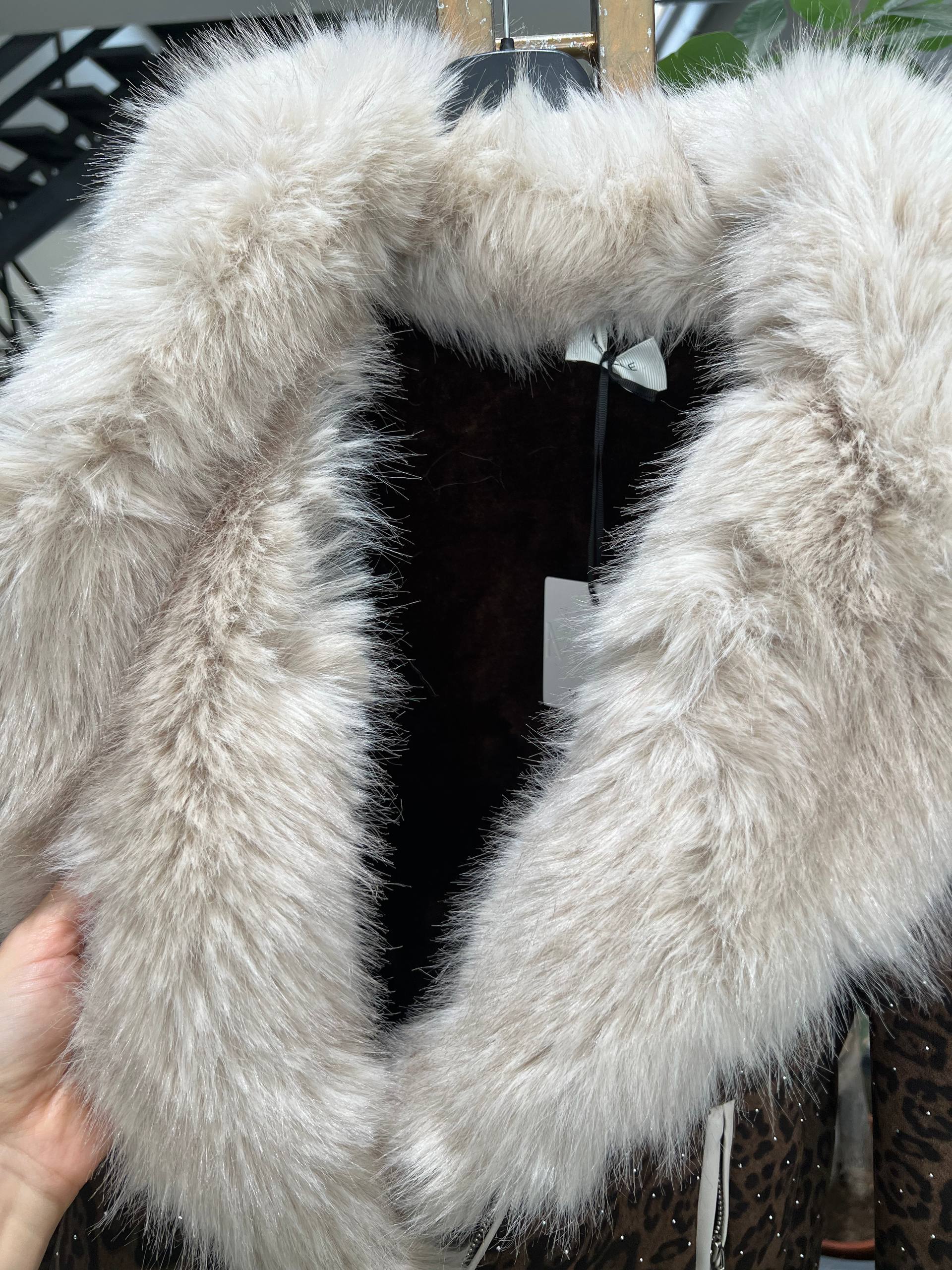 Amelie Follies (Michelle)