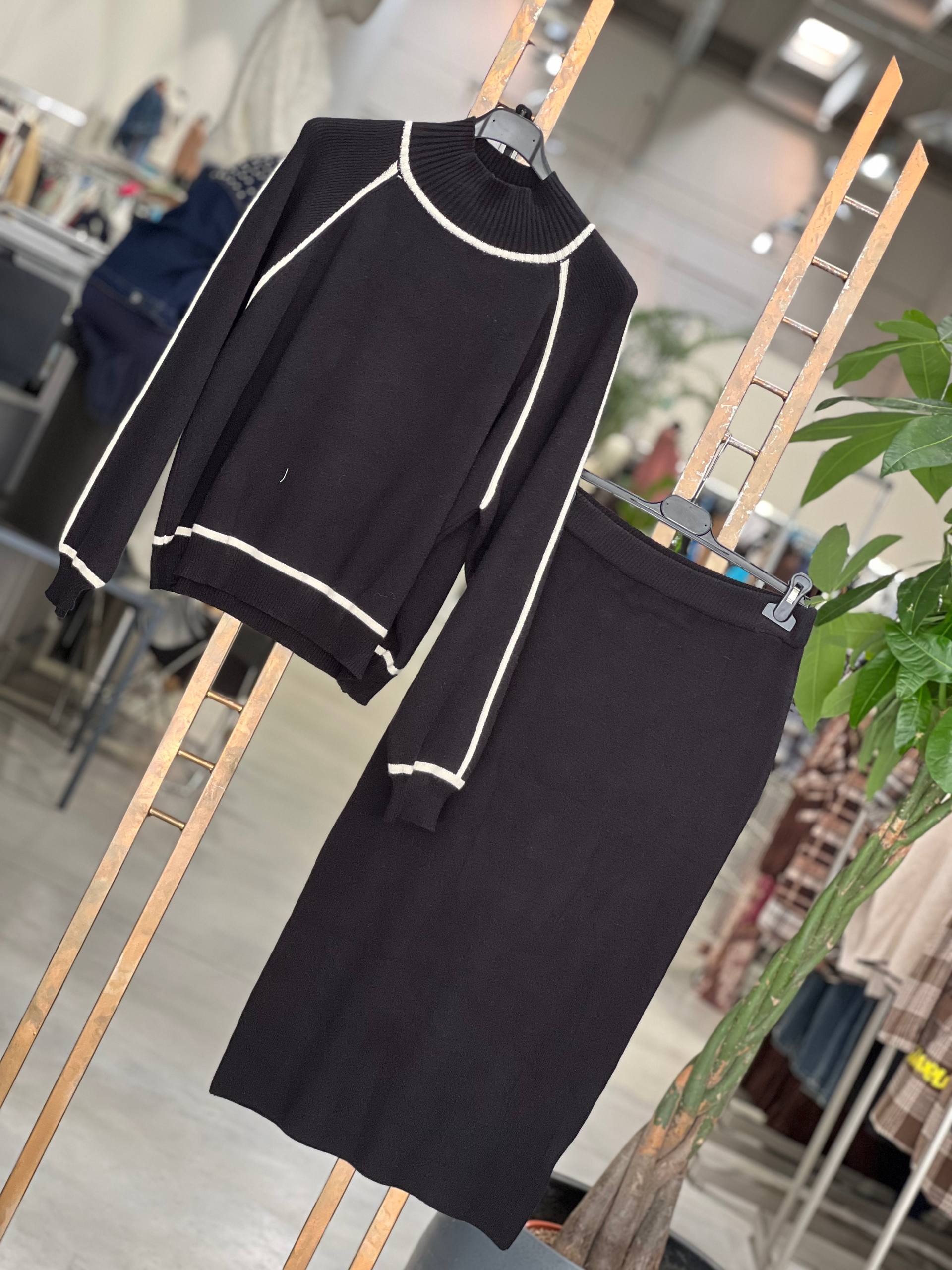 Amelie Follies (Michelle)