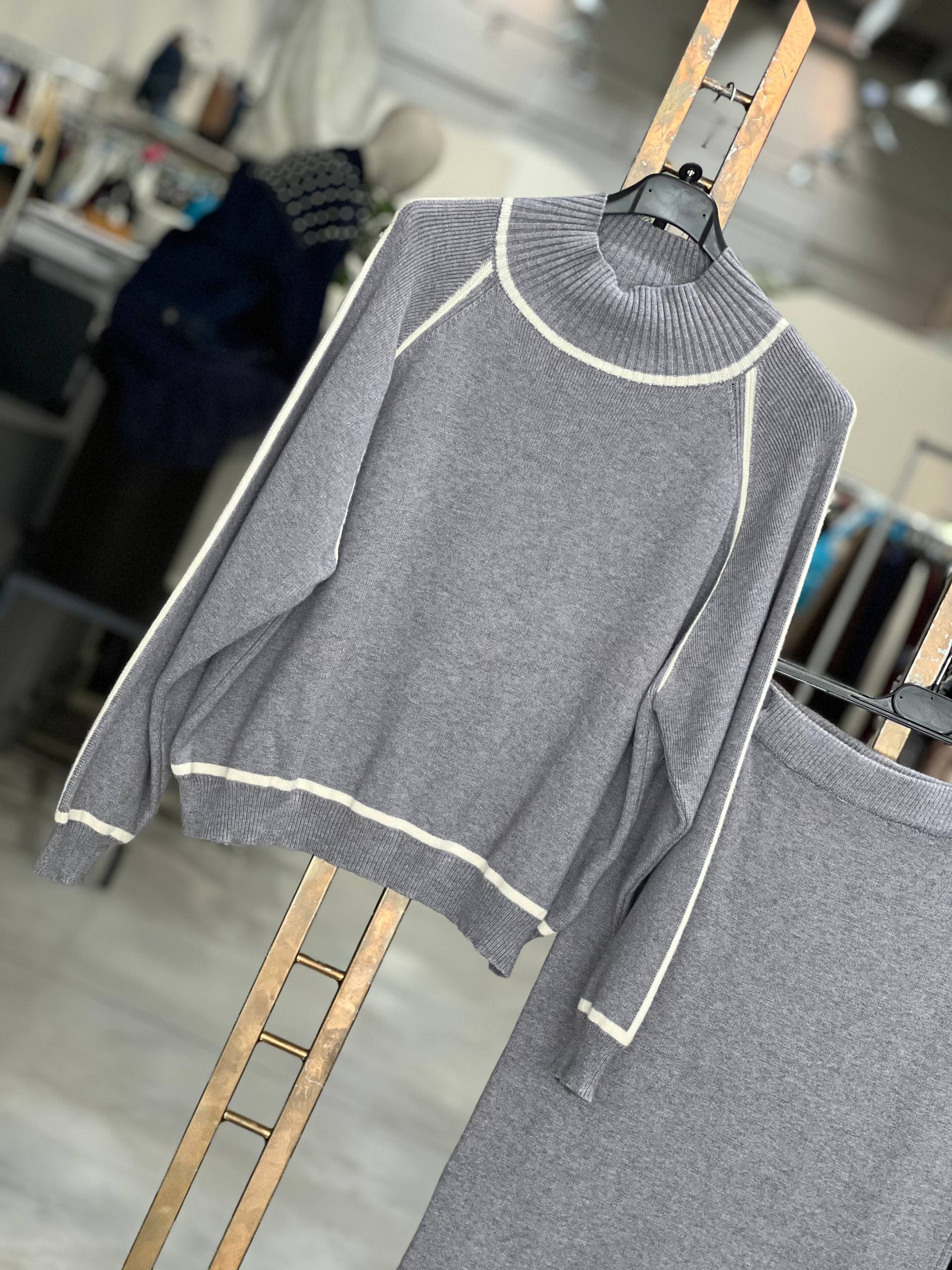 Amelie Follies (Michelle)