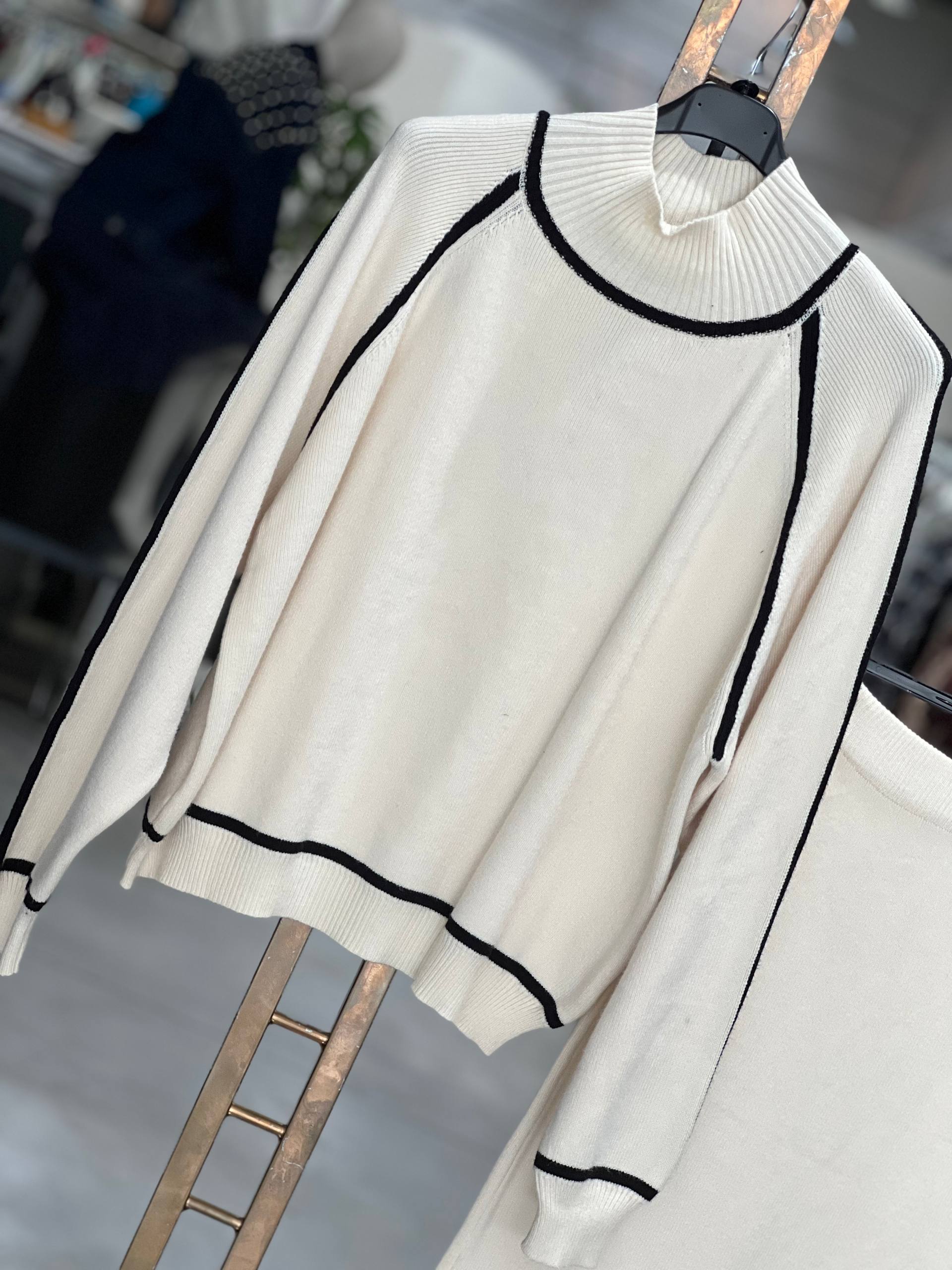 Amelie Follies (Michelle)